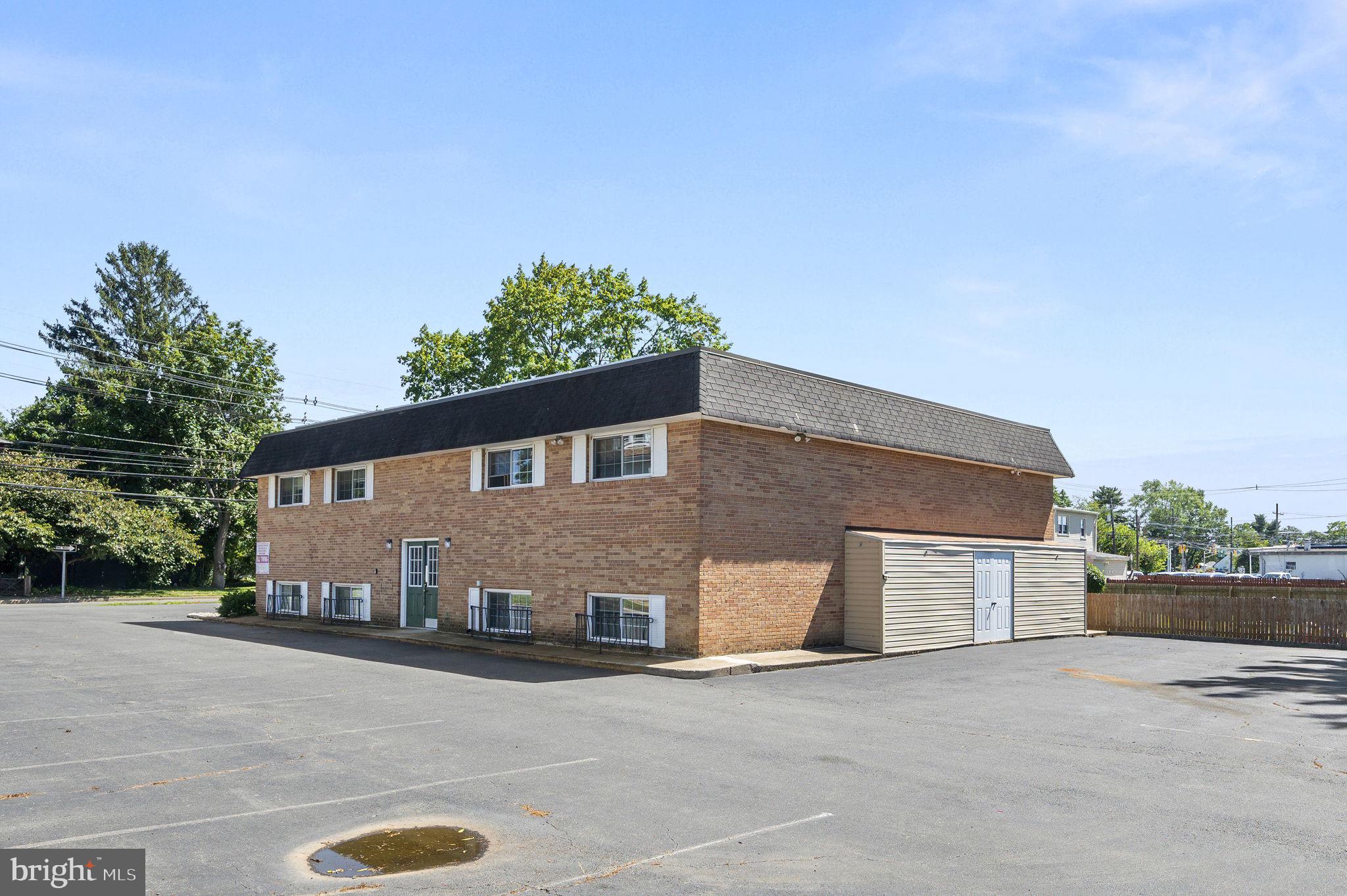 2561 YARDVILLE HAMILTON SQUARE ROAD