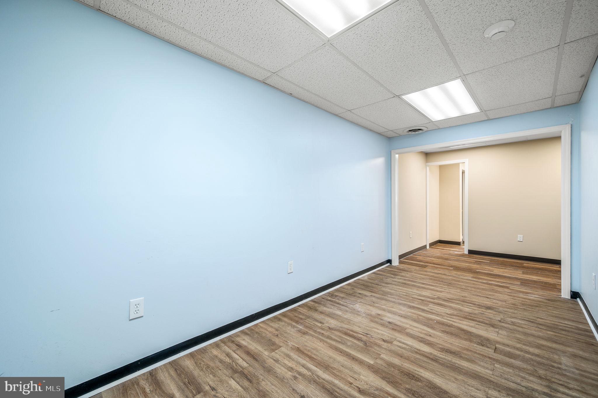 2561 YARDVILLE HAMILTON SQUARE ROAD