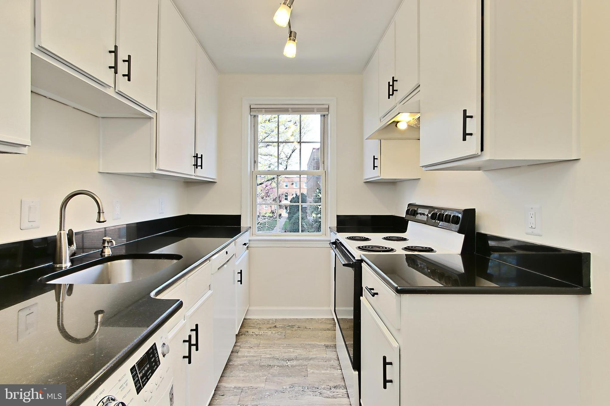 FAYETTE COURT - Residential