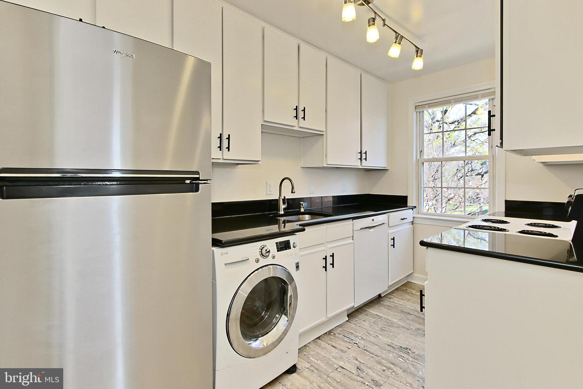 FAYETTE COURT - Residential