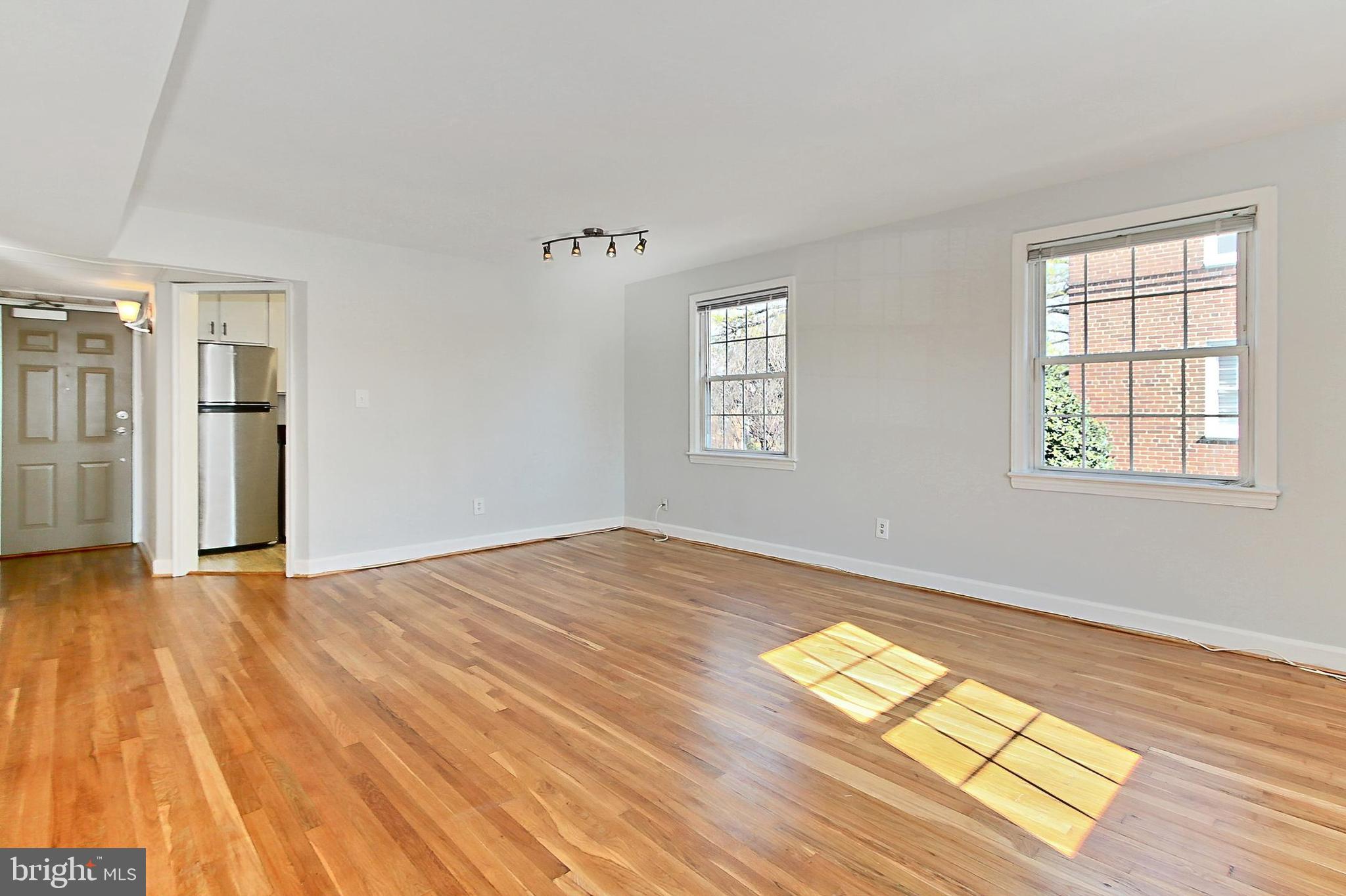 FAYETTE COURT - Residential