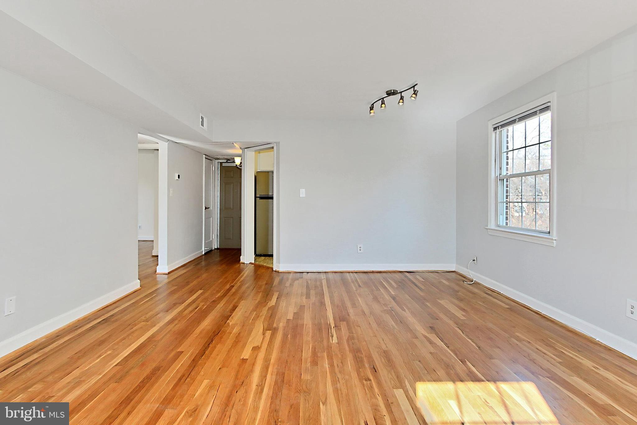 FAYETTE COURT - Residential