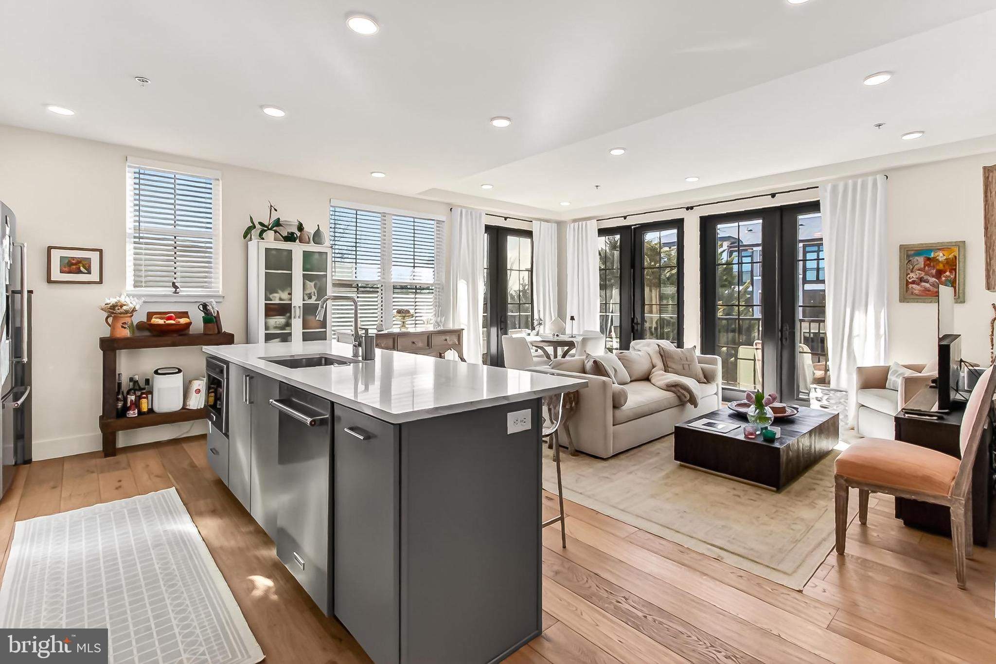 1245 N PIERCE STREET 8