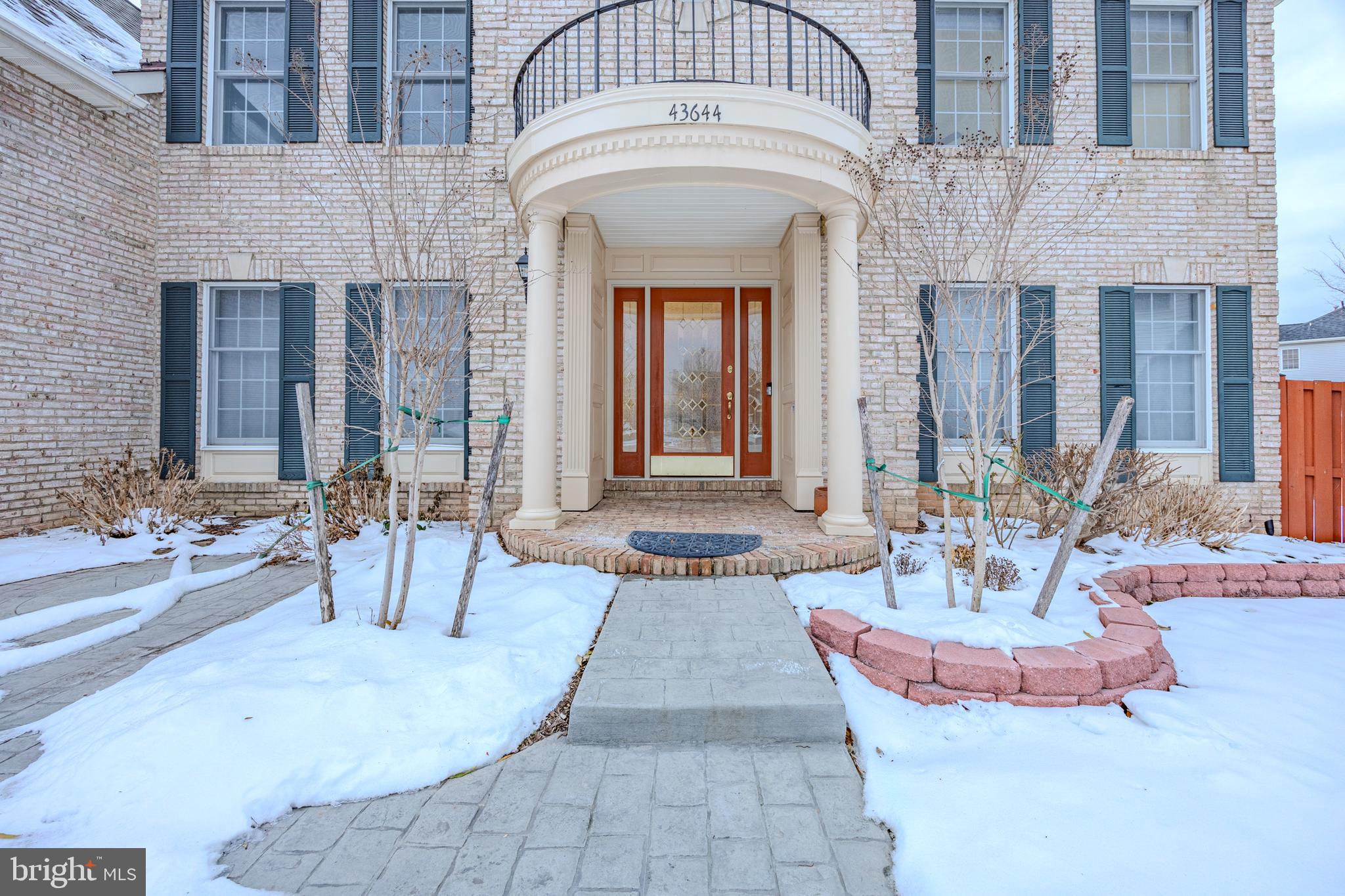 FARMWELL HUNT - Residential Lease