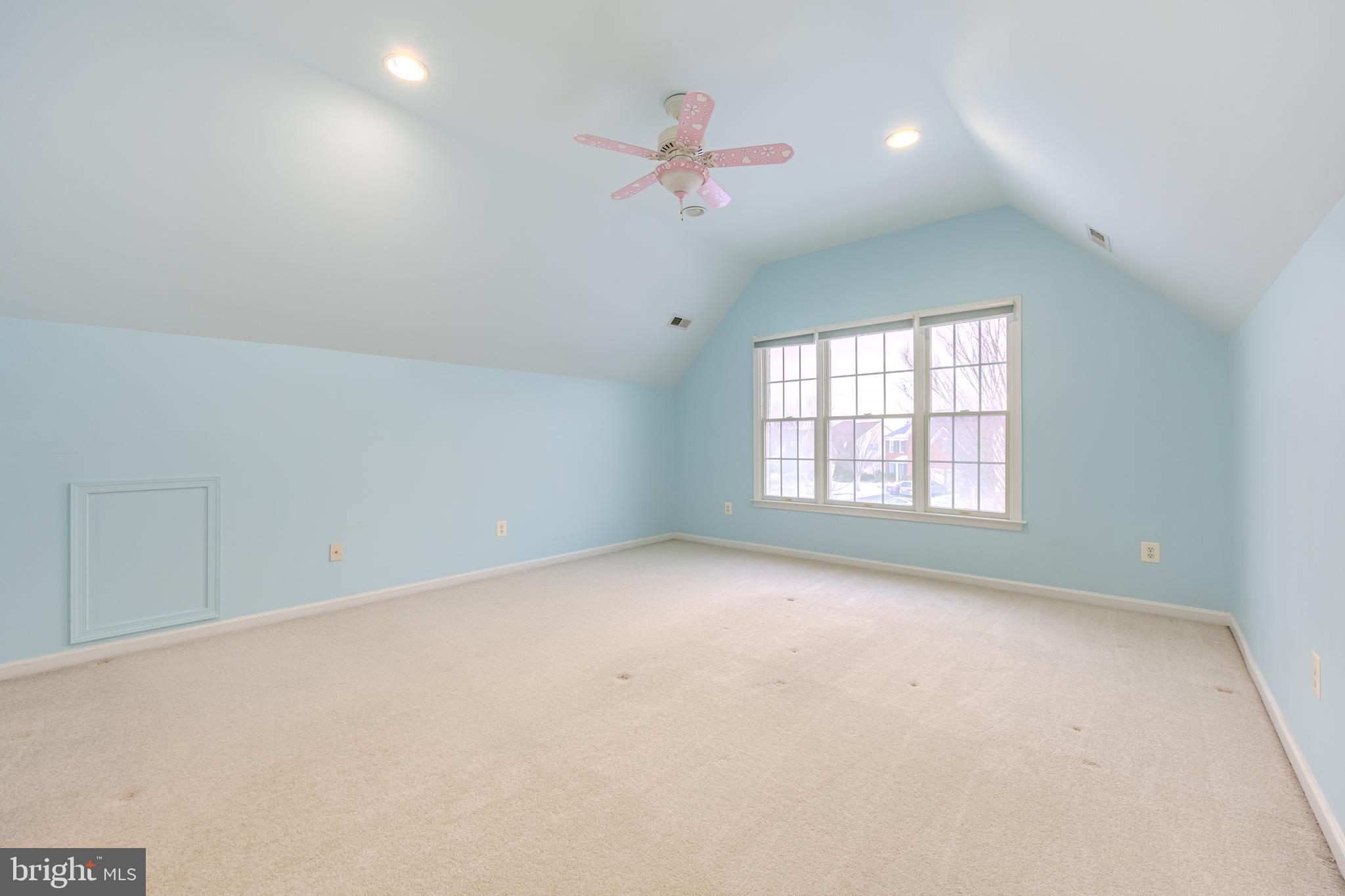 FARMWELL HUNT - Residential Lease