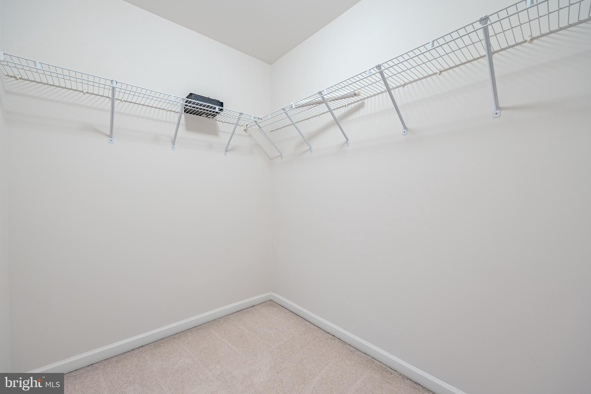 FARMWELL HUNT - Residential Lease