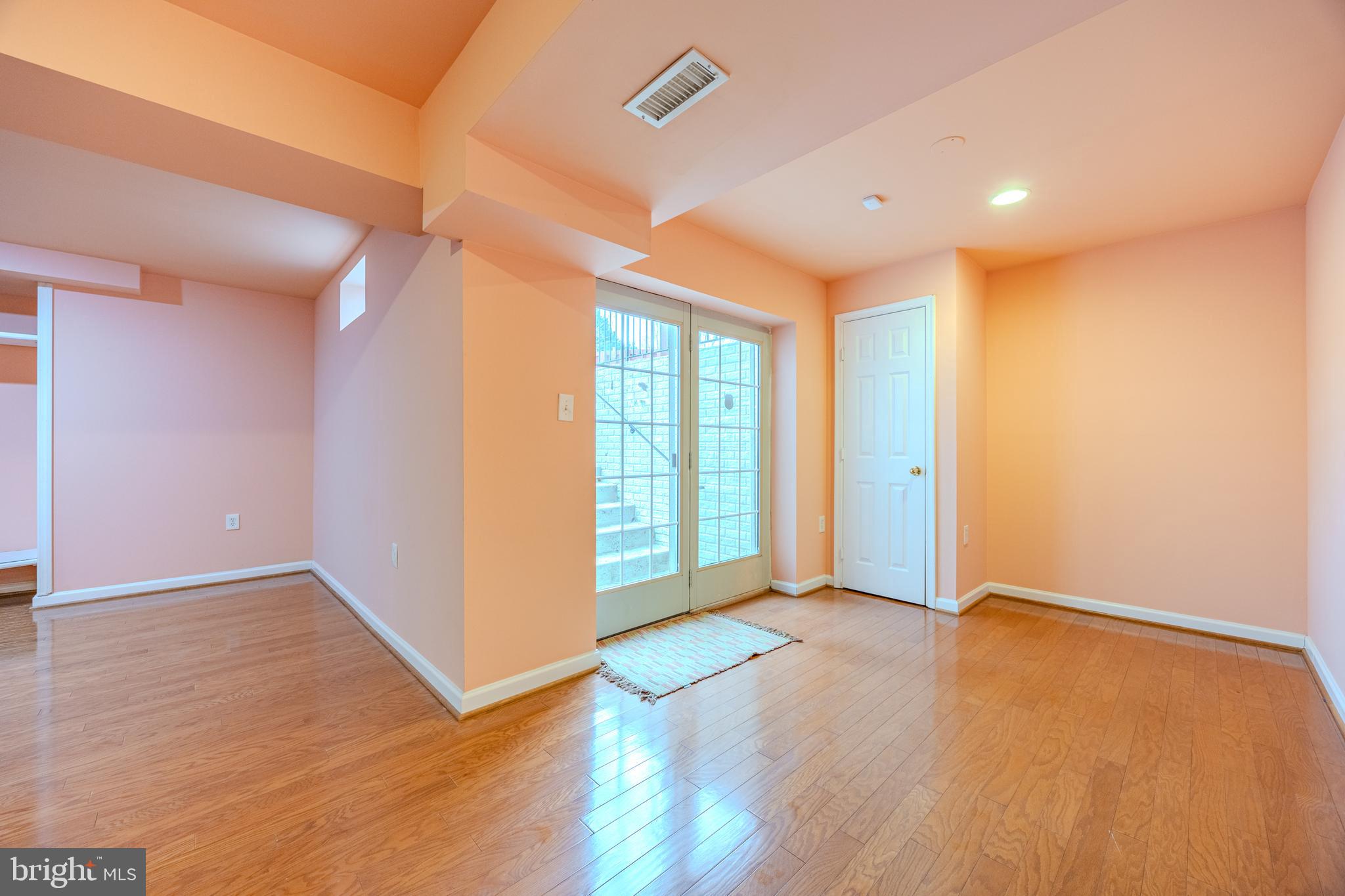 FARMWELL HUNT - Residential Lease