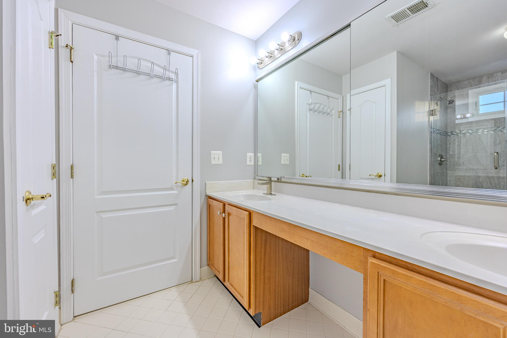 FARMWELL HUNT - Residential Lease