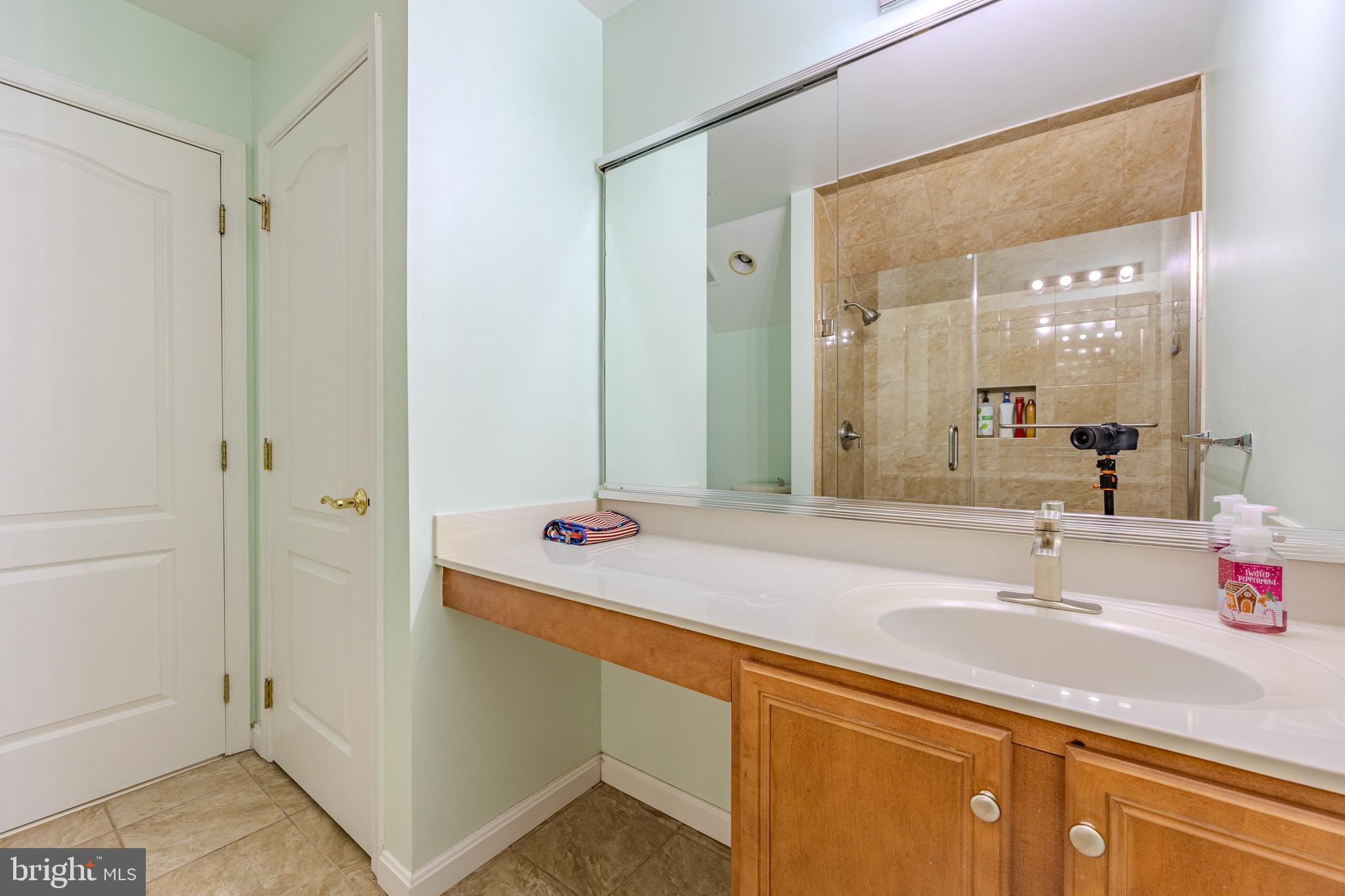 FARMWELL HUNT - Residential Lease