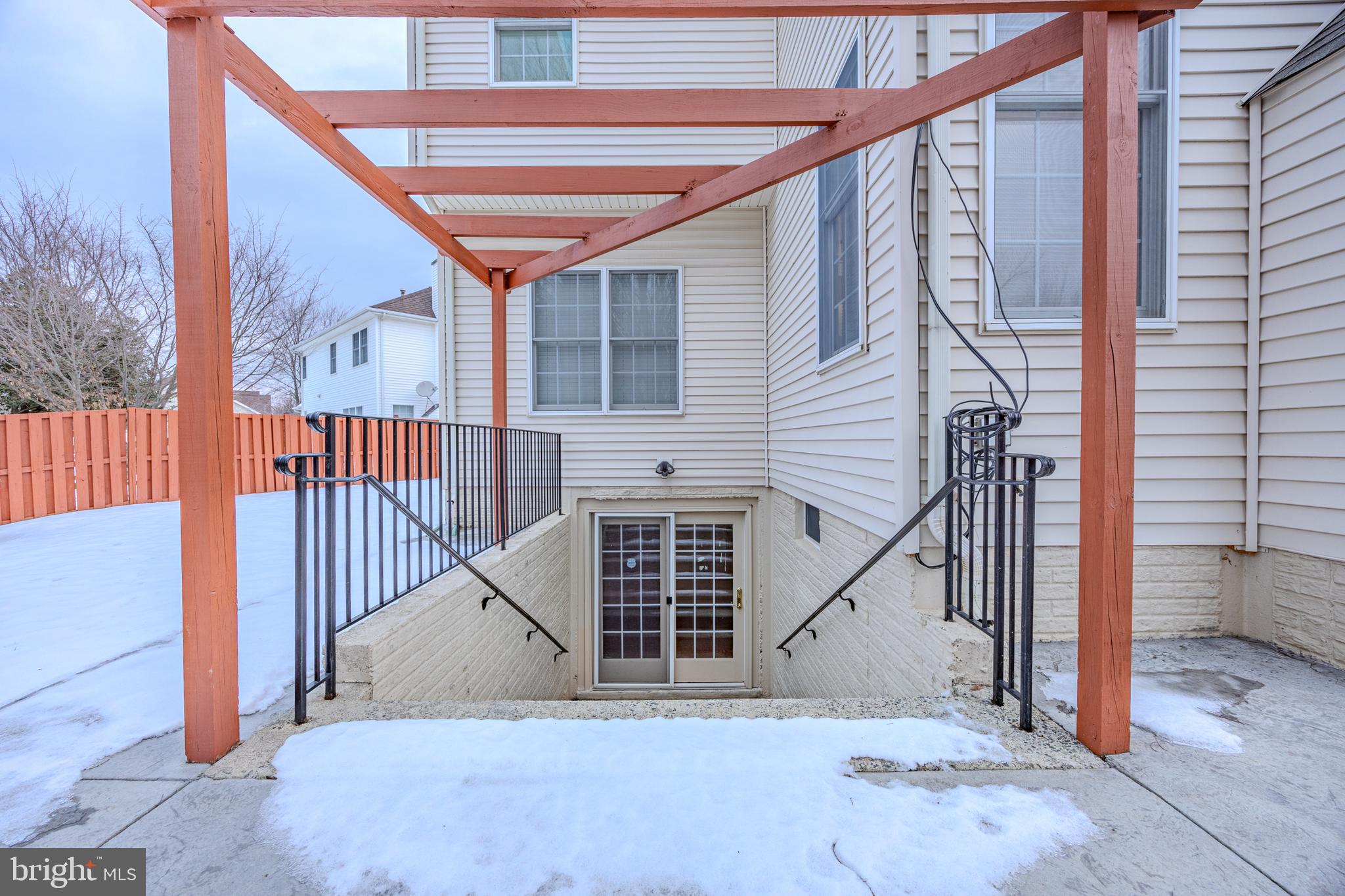 FARMWELL HUNT - Residential Lease