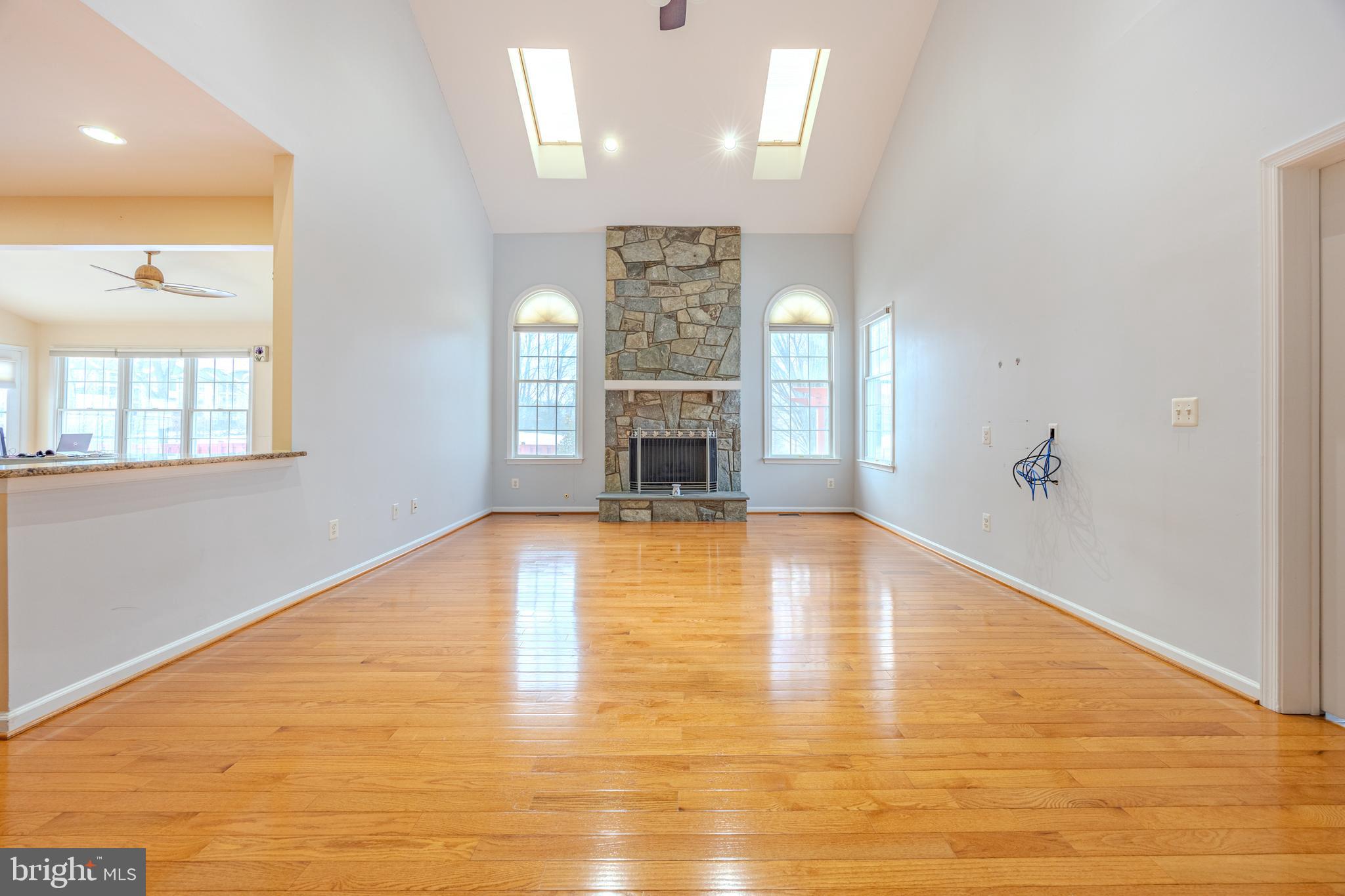 FARMWELL HUNT - Residential Lease