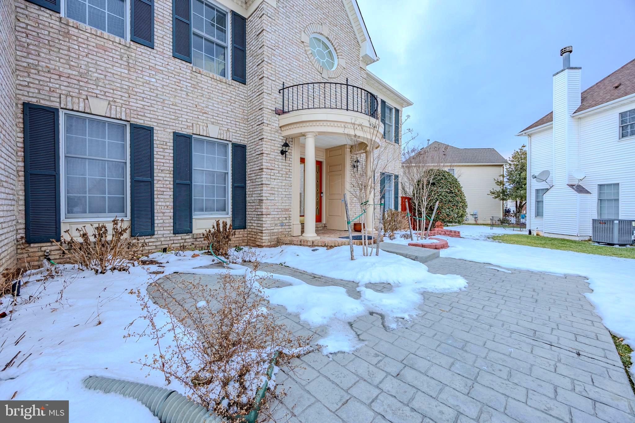 FARMWELL HUNT - Residential Lease