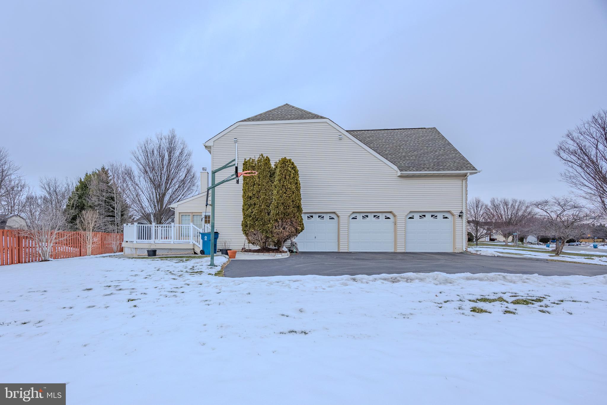 FARMWELL HUNT - Residential Lease