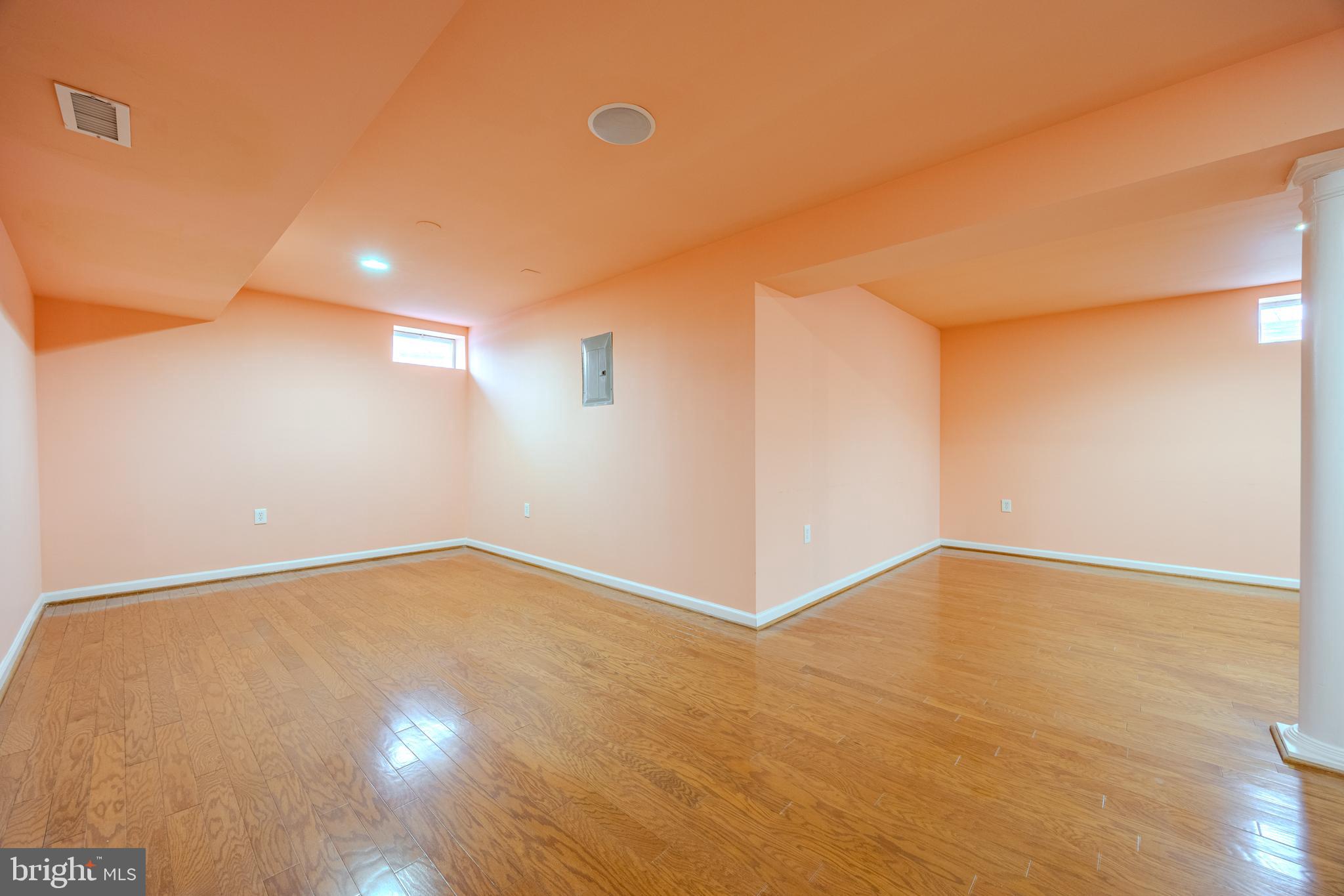 FARMWELL HUNT - Residential Lease