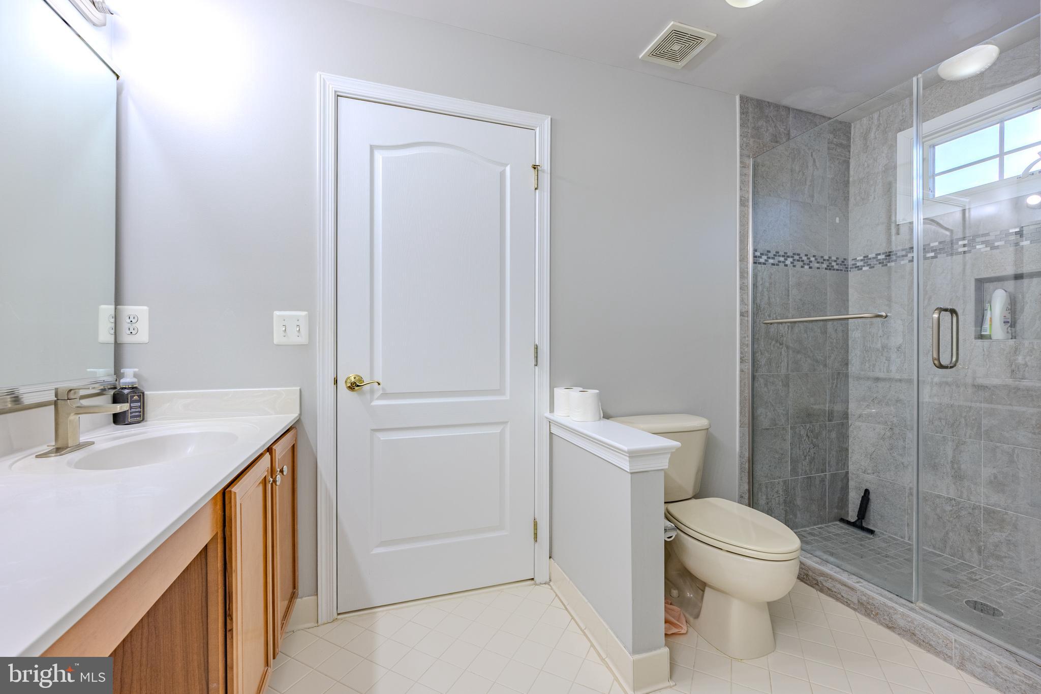 FARMWELL HUNT - Residential Lease