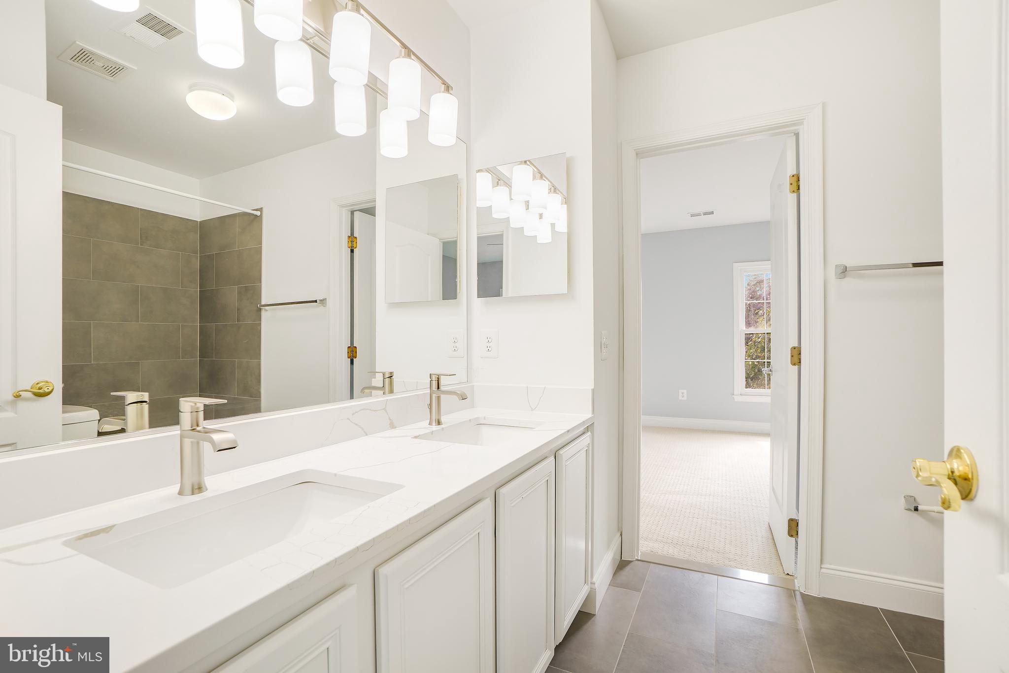 RIVER CREEK - Residential