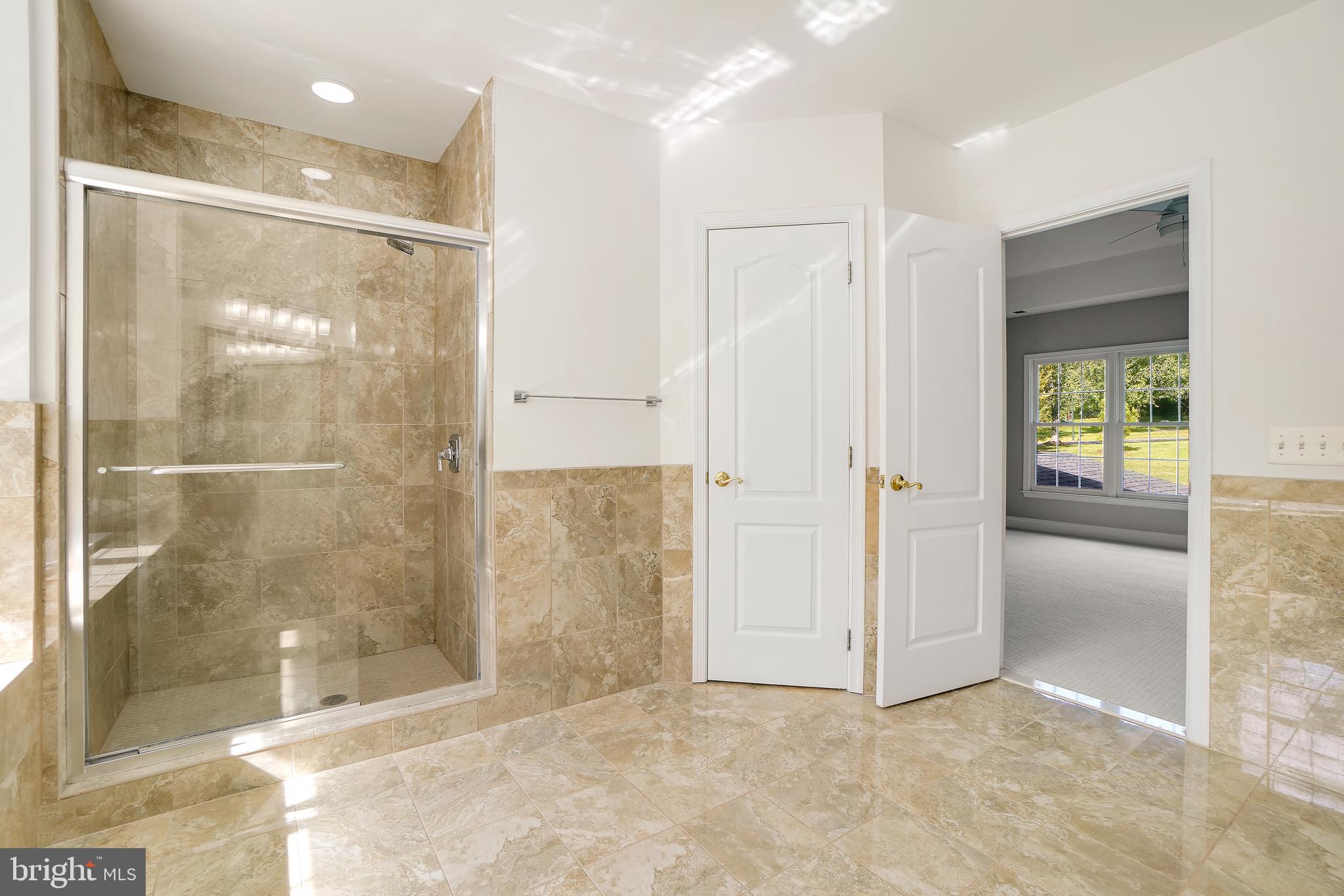 RIVER CREEK - Residential