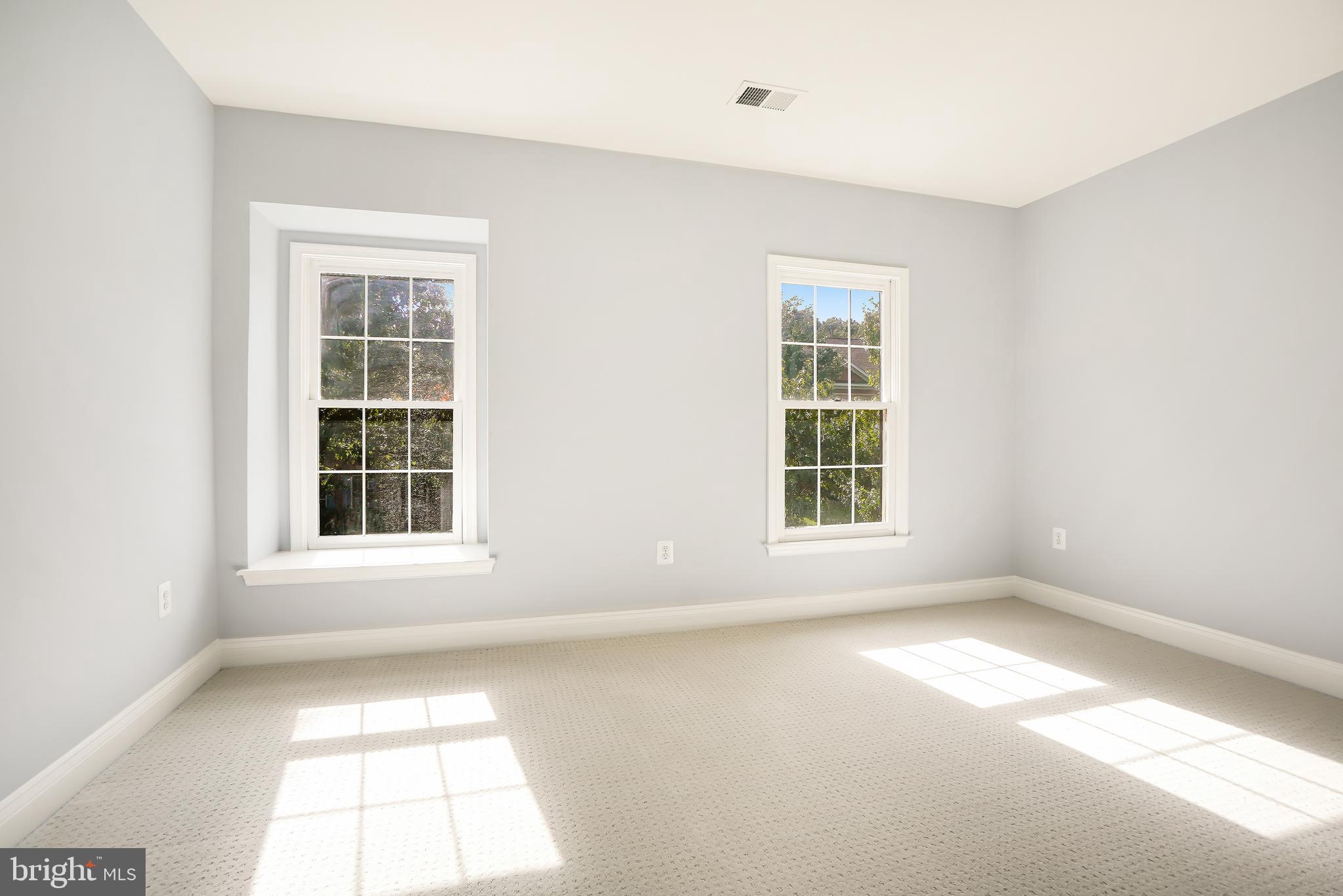 RIVER CREEK - Residential