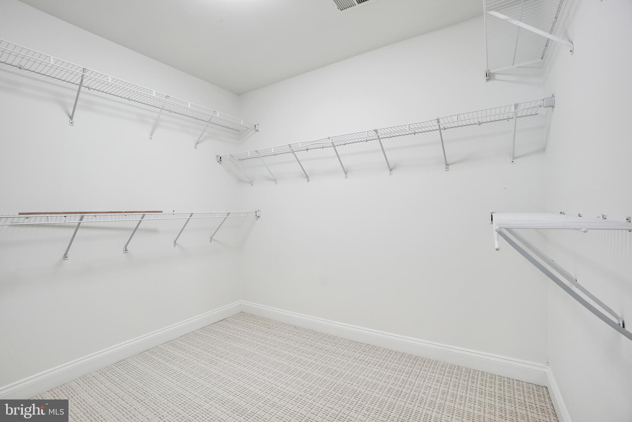 RIVER CREEK - Residential