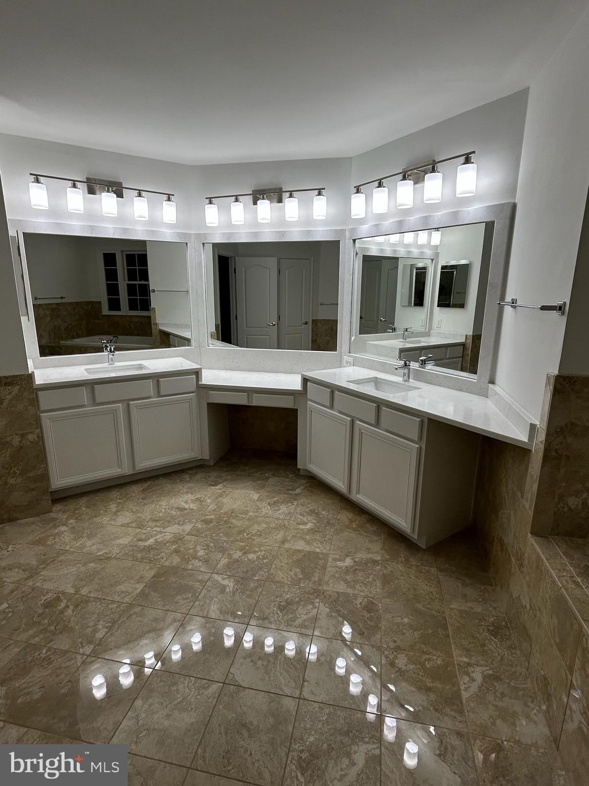 RIVER CREEK - Residential