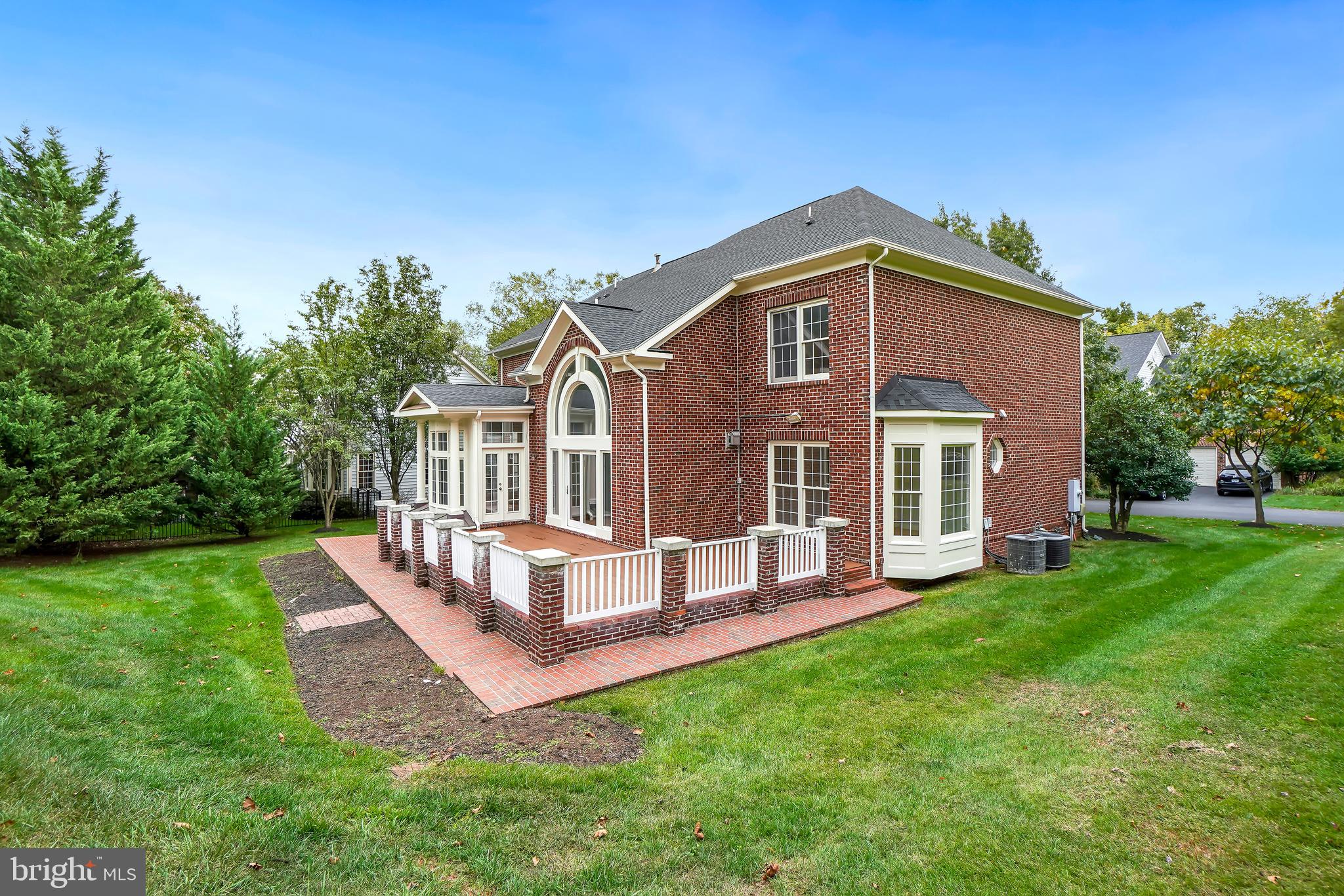 RIVER CREEK - Residential