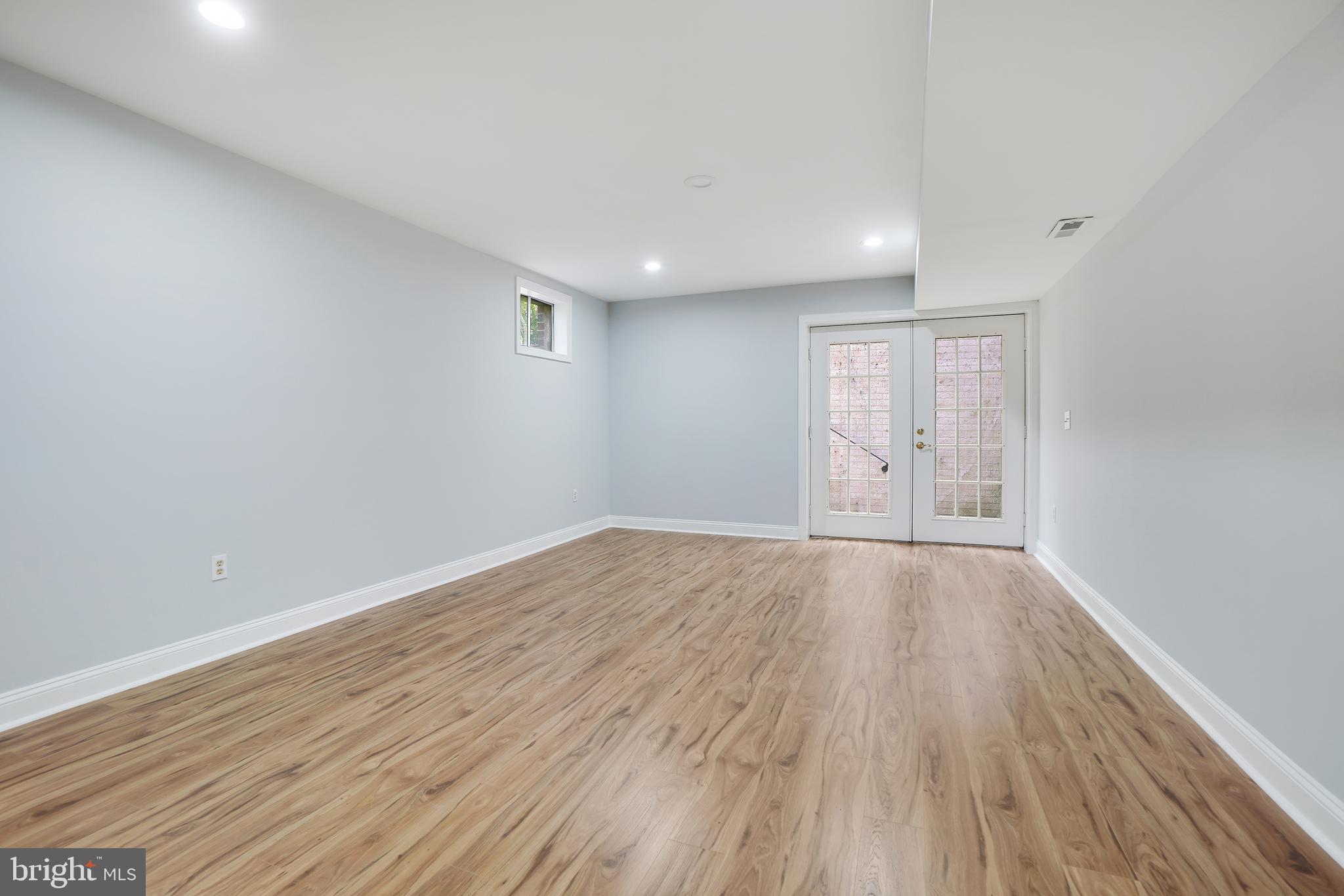 RIVER CREEK - Residential