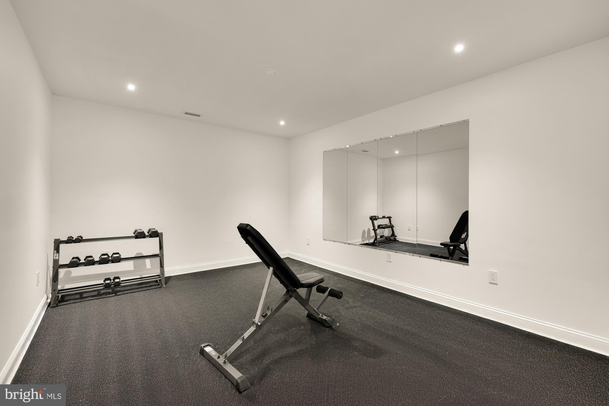 CAPITOL HILL - Commercial Sale