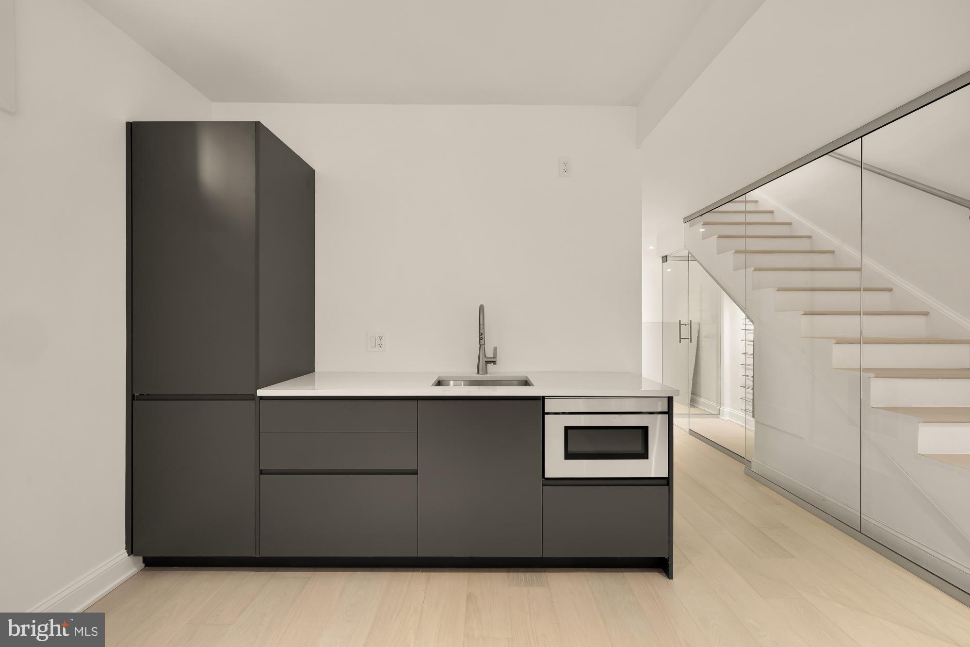 CAPITOL HILL - Commercial Sale