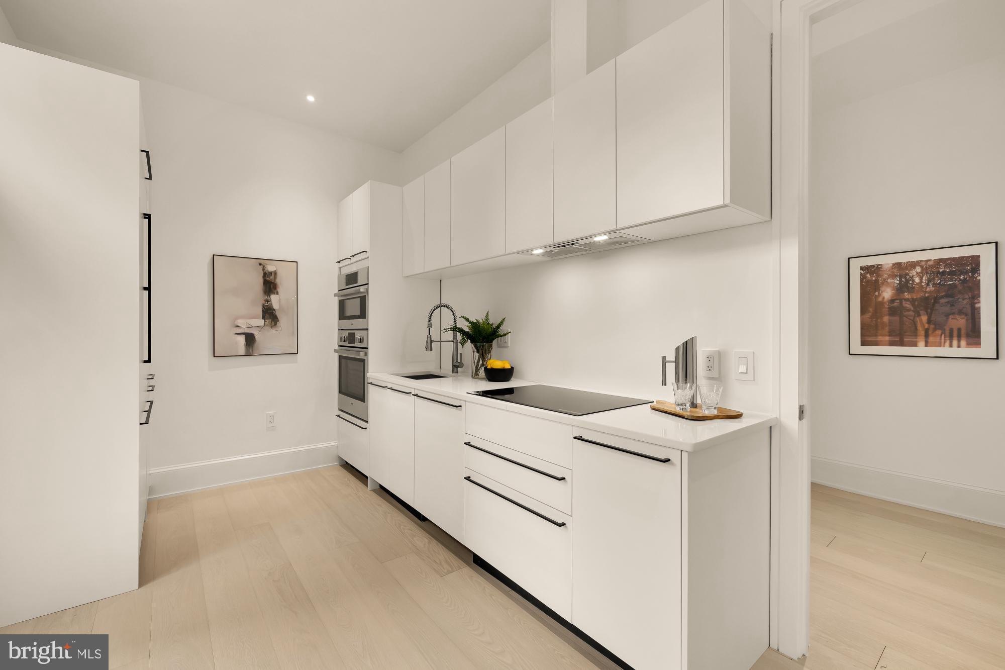 CAPITOL HILL - Commercial Sale