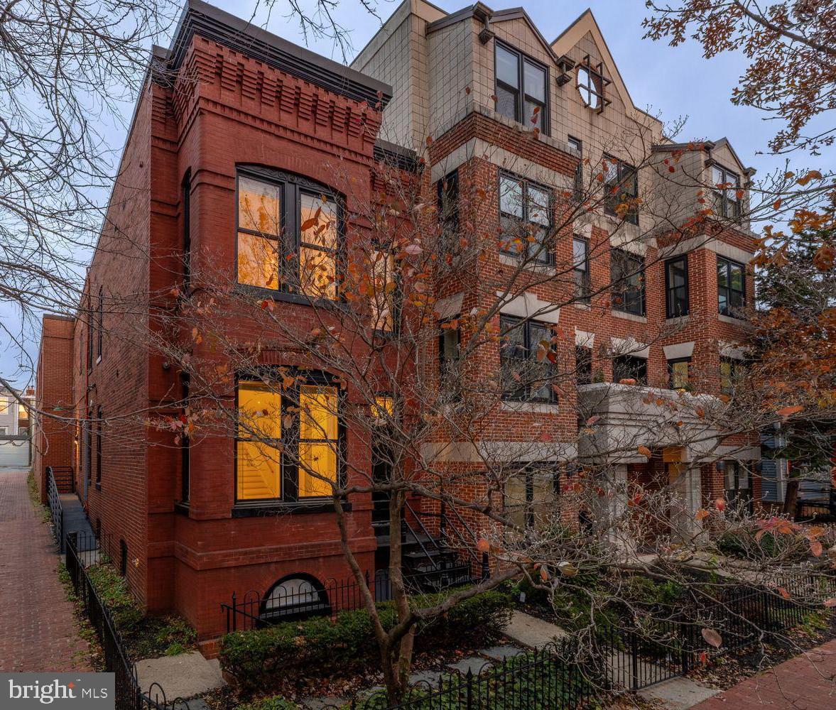 CAPITOL HILL - Commercial Sale