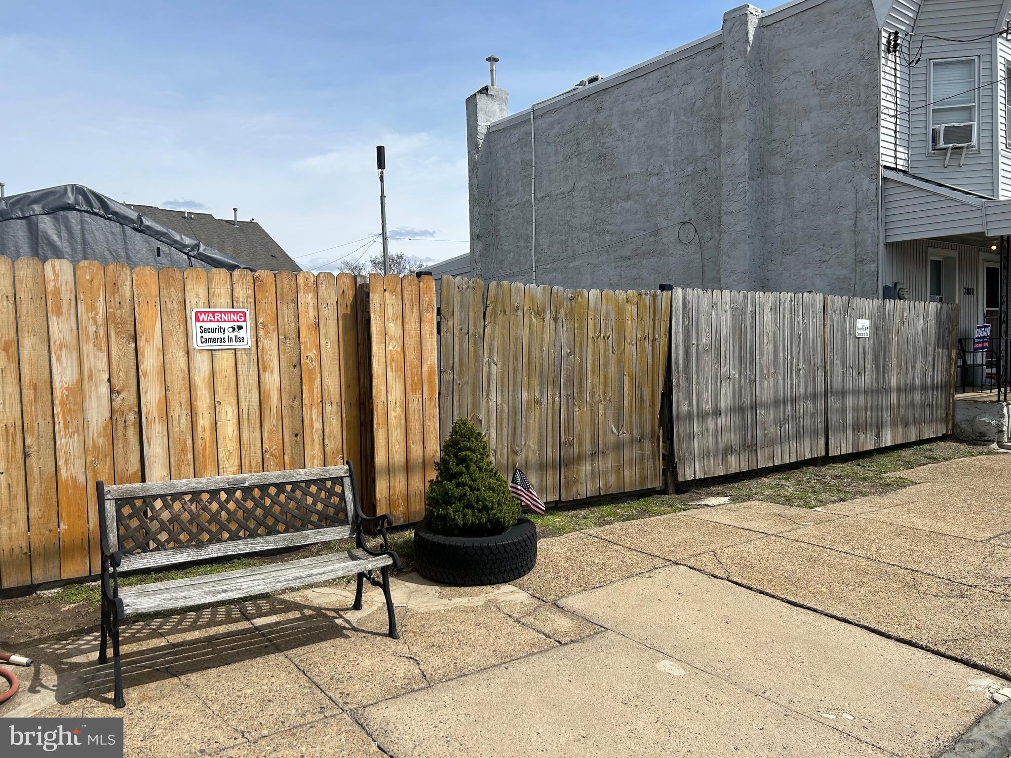 2877-79 HEDLEY STREET