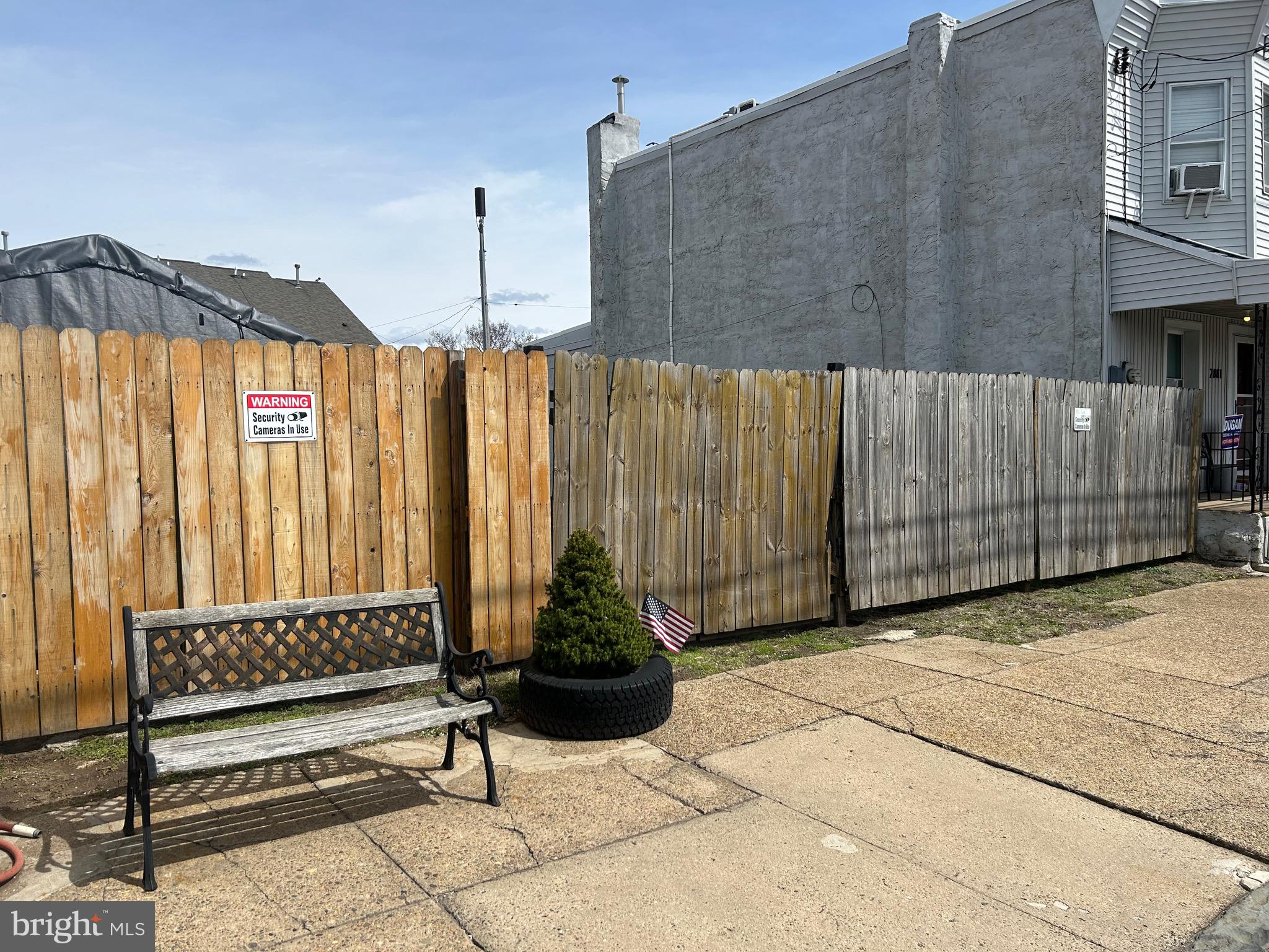 2877-79 HEDLEY STREET