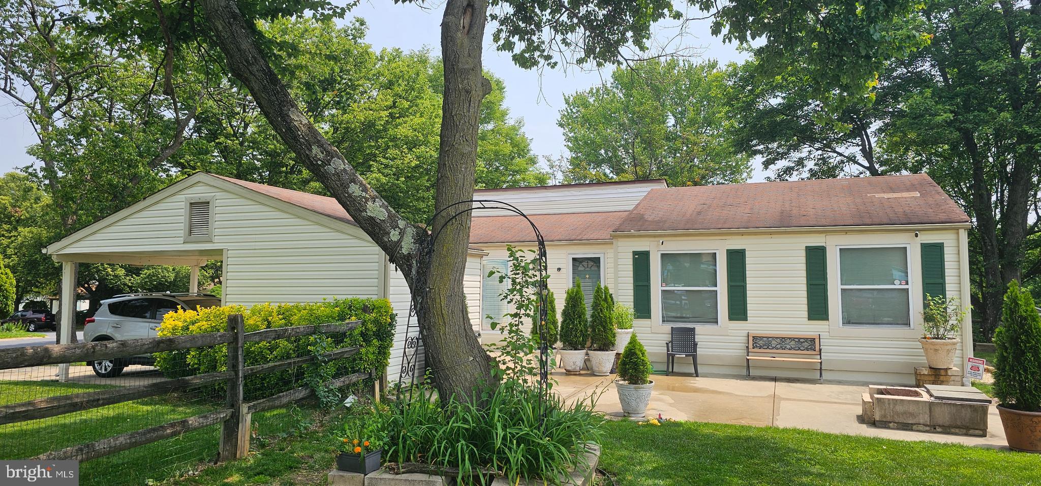 Motivated Seller!!!!
Charming and Well-Maintained 4-Bedroom Rambler in Prime Columbia Location.
Welcome to this beautifully maintained 4-bedroom, 2-bath rancher, offering the ideal layout for comfortable living and entertaining. The main level features well-preserved hardwood floors, a spacious living room filled with natural light from sliding doors on two sides, a formal dining room, and neutral paint throughout for a clean, timeless feel.
Down the hall, you’ll find three well-sized bedrooms and a full hall bathroom.
The lower level expands your living space with a large rec/family room—perfect for movie nights or entertaining—complete with a walk-out to the rear yard. This level also includes a fourth bedroom, a second full kitchen, a huge full bathroom, a laundry area, and an unfinished storage space.
Situated on an oversized and beautifully landscaped corner lot, this home also offers a carport for covered parking and ample outdoor space to enjoy.
Conveniently located just minutes from shopping centers, restaurants, trails, the Hickory Ridge Village Center, and downtown Columbia. With easy access to Routes 29, 32, 100, and I-95, and ideally positioned between both Baltimore and Washington, this location can’t be beat.
Enjoy all the exceptional amenities Columbia, Maryland has to offer—including indoor and outdoor pools, scenic lakes, miles of walking and biking trails, basketball and tennis courts, and so much more!