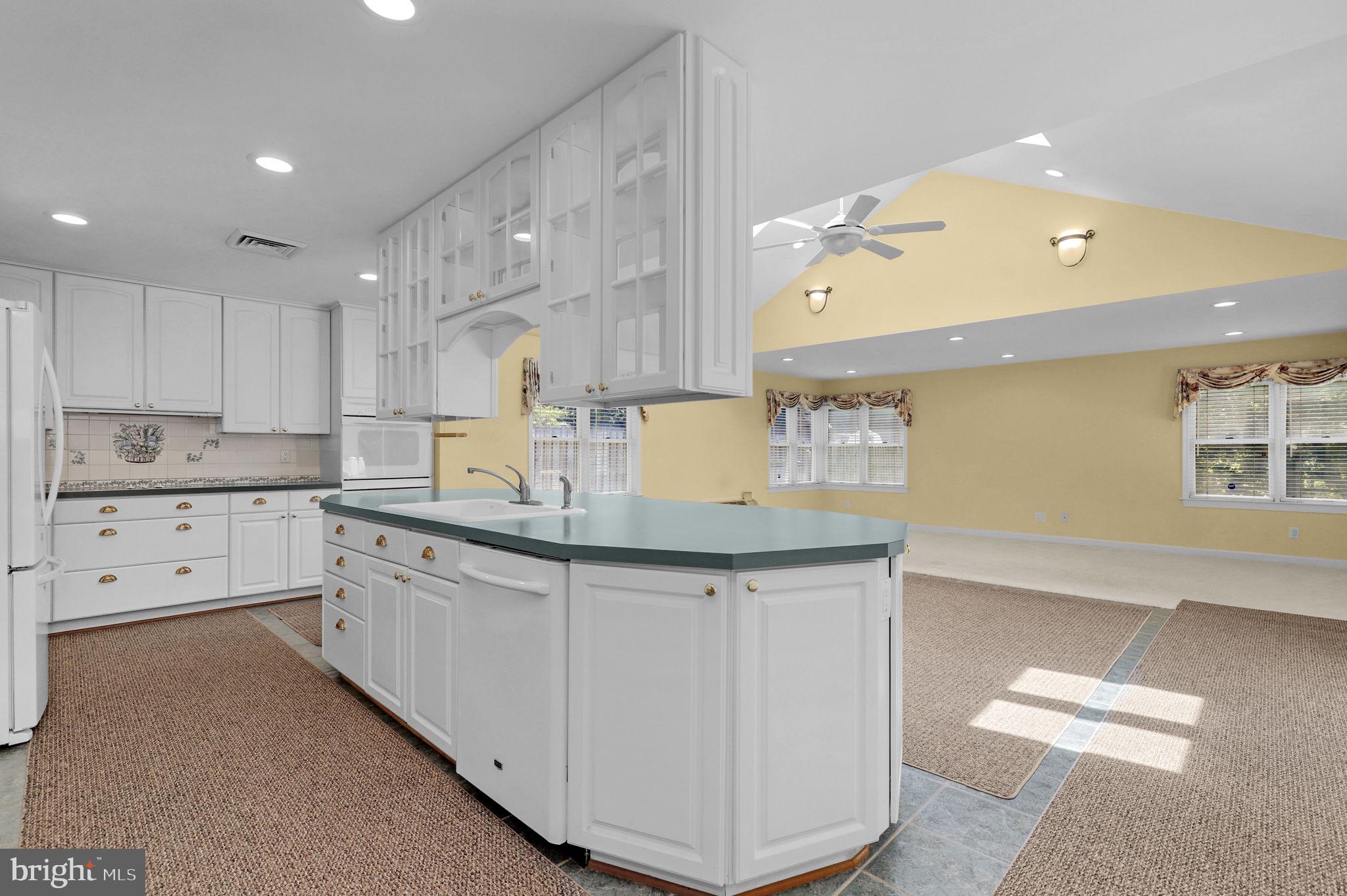 COUNTRYSIDE - Residential