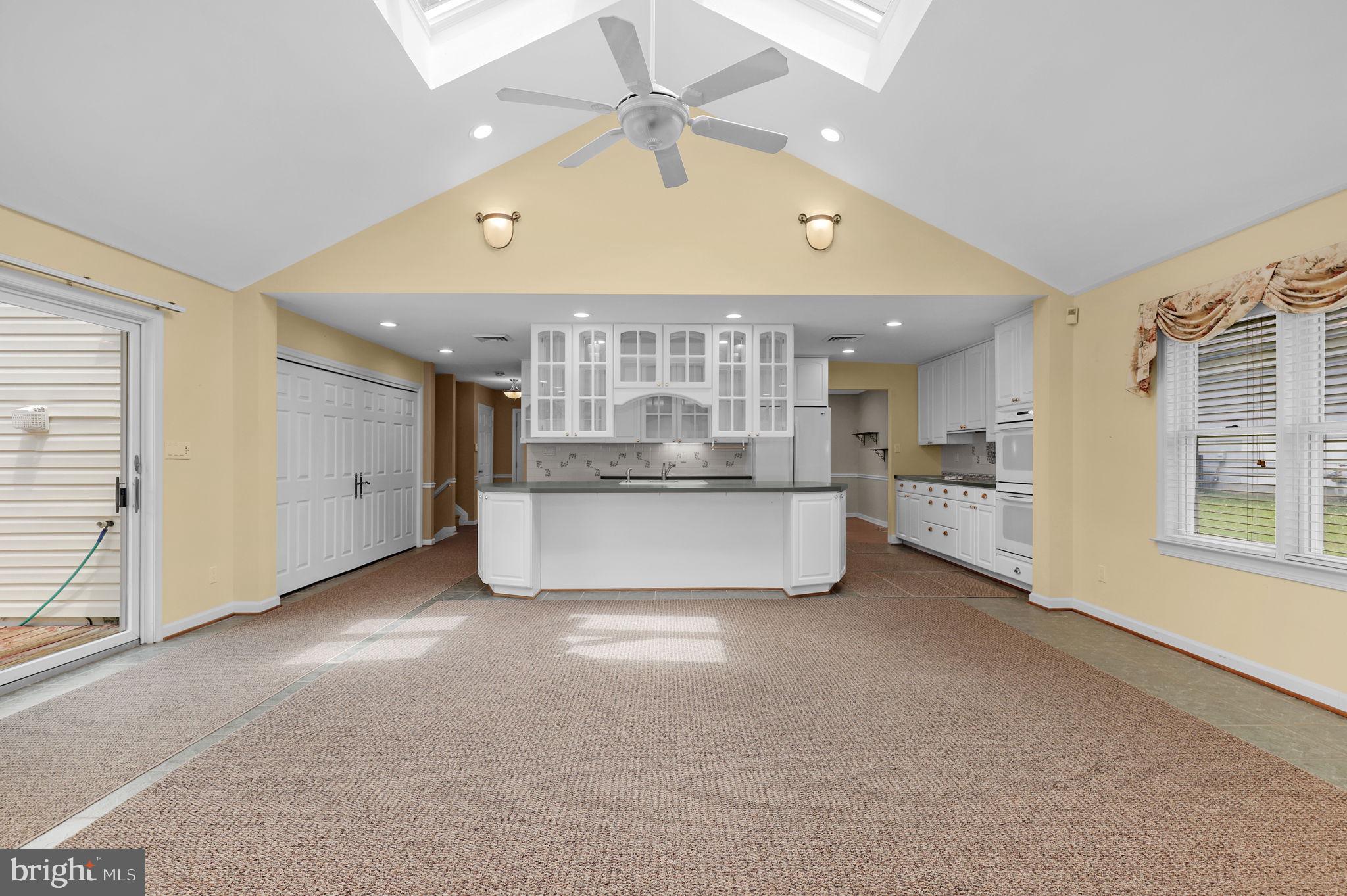 COUNTRYSIDE - Residential