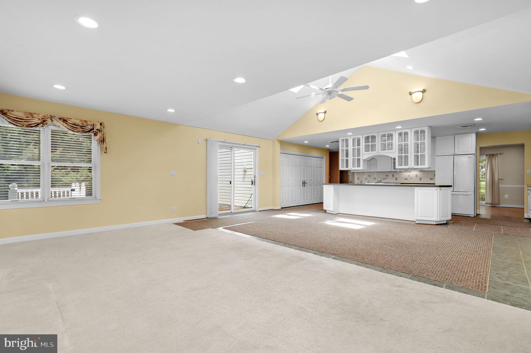 COUNTRYSIDE - Residential