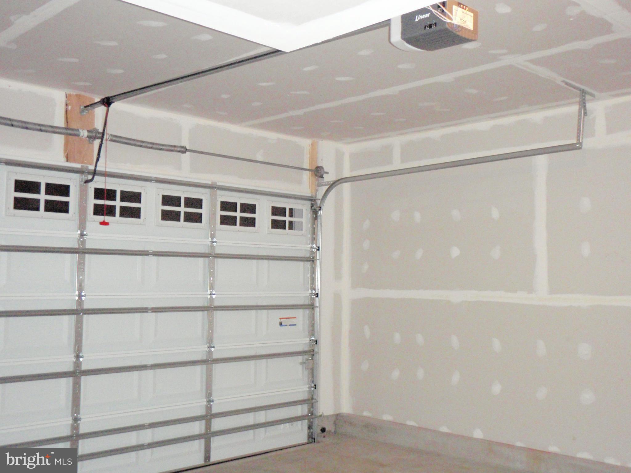 GOOSE CREEK VILLAGE - Residential Lease