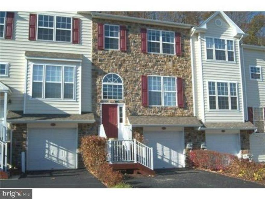 Beautiful 3BR, 2.5BA Townhome in Desirable Charlestown Oaks – Great Valley School District
Welcome to this spacious 2,430 sq ft townhome located in the sought-after Charlestown Oaks community of Malvern, nestled in the top-ranked Great Valley School District. This home offers a perfect blend of comfort, style, and convenience, with walking trails, playgrounds, and a serene, family-friendly setting.
Key Features: 3 Bedrooms | 2.5 Bathrooms, Open-concept first floor with stunning hardwood floors through, Bright, eat-in kitchen with large pantry and access to private deck, Inviting living room with gas fireplace and wet bar — perfect for entertaining, Spacious master suite with walk-in closet and en-suite bath featuring a soaking tub, Upper-floor laundry for convenience, Finished entry-level space – great for home office or rec room, 1-car garage and private backyard area.  Additional Details: Lease Term: Landlord prefers 2+ years
(1-year lease available upon request) Don’t miss your chance to live in one of Malvern’s most desirable neighborhoods, just minutes from local shops, dining, major highways, and corporate centers.