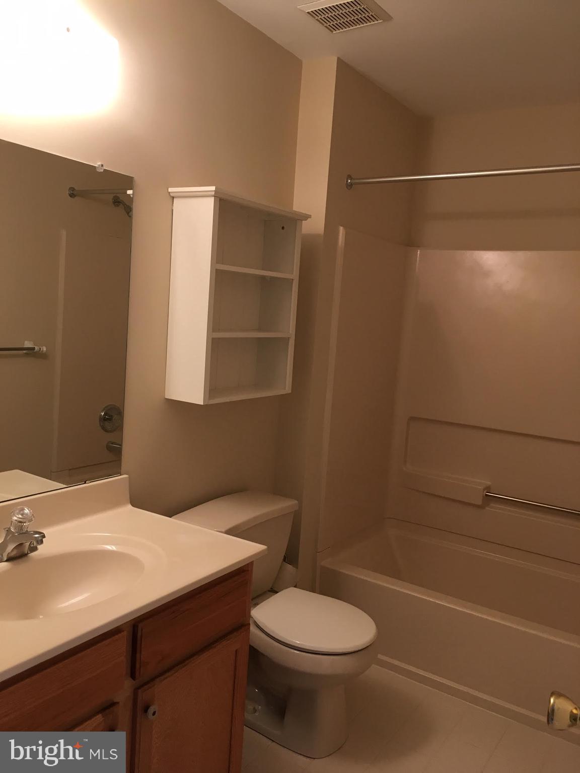 CHARLESTOWN OAKS - Residential Lease