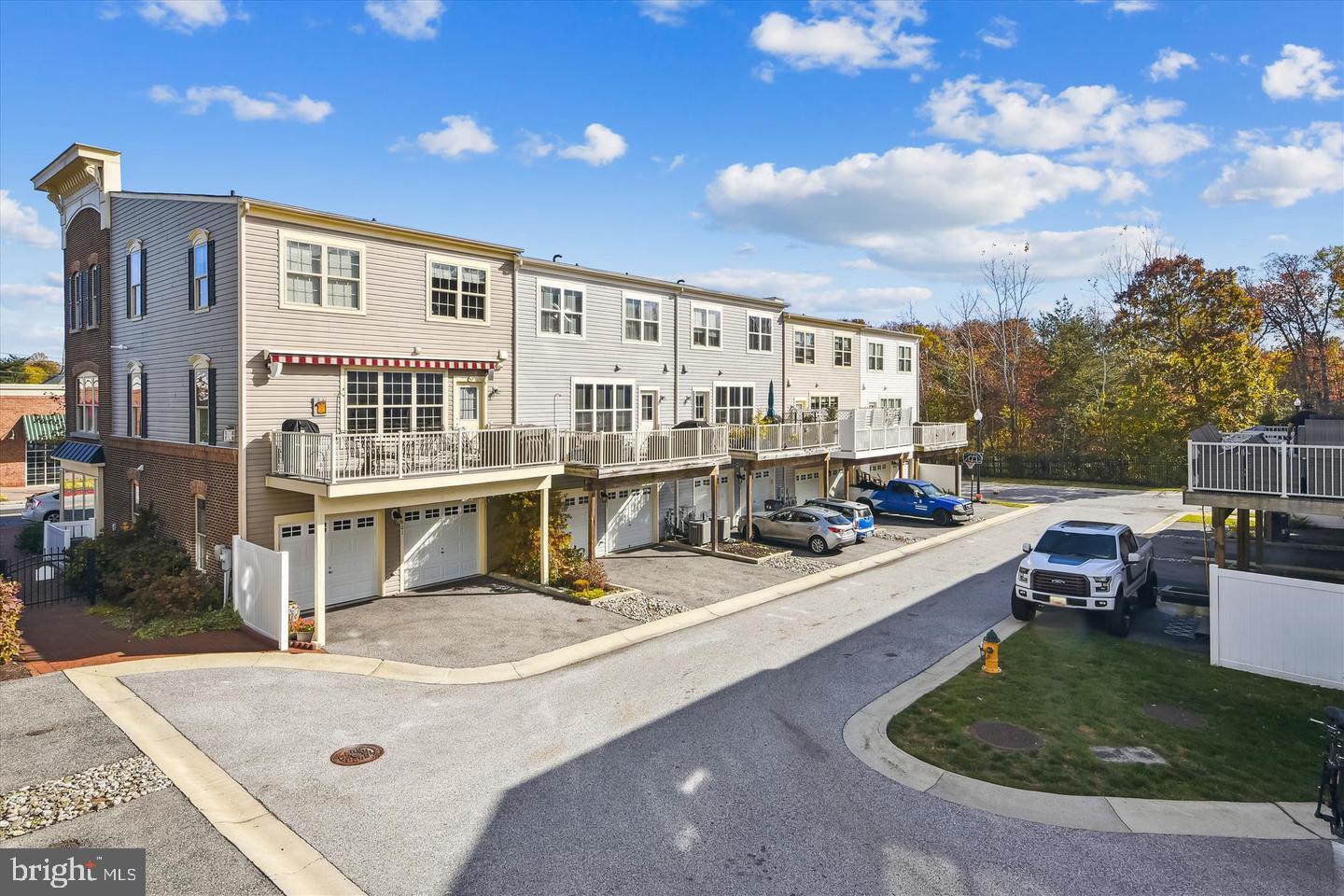 VILLAGE GREENS - Residential Lease