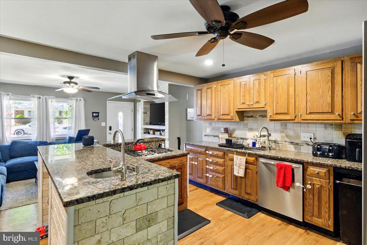 DALE CITY - Residential Lease