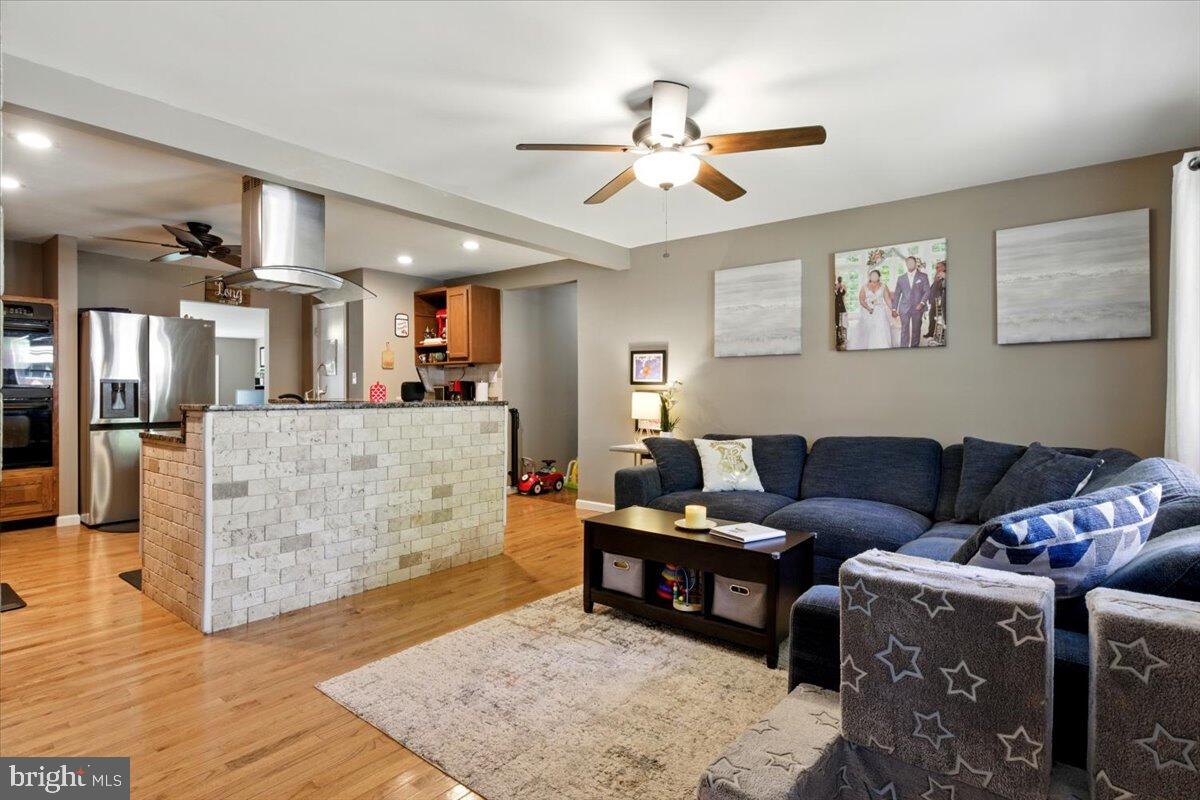 DALE CITY - Residential Lease