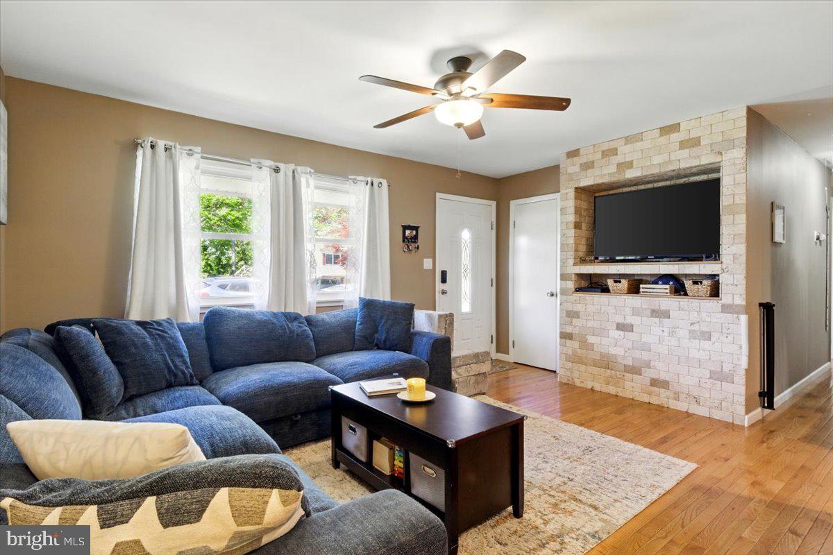 DALE CITY - Residential Lease