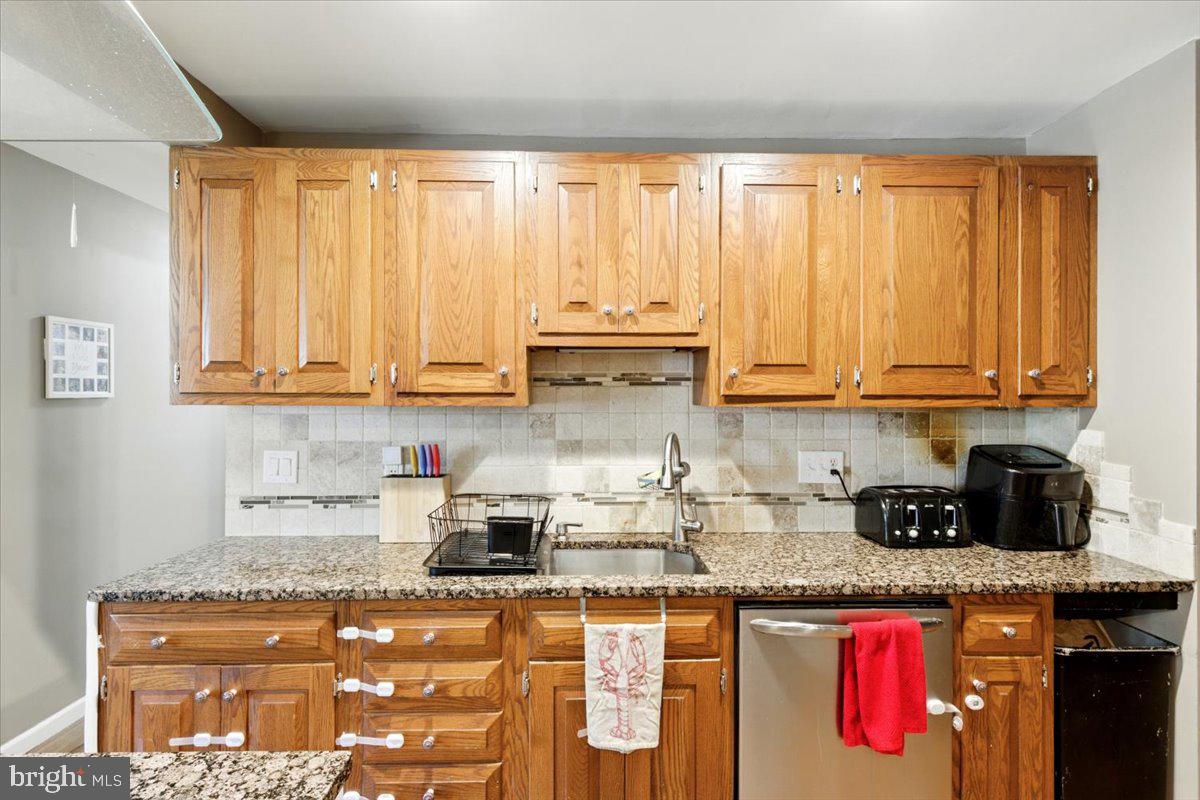 DALE CITY - Residential Lease