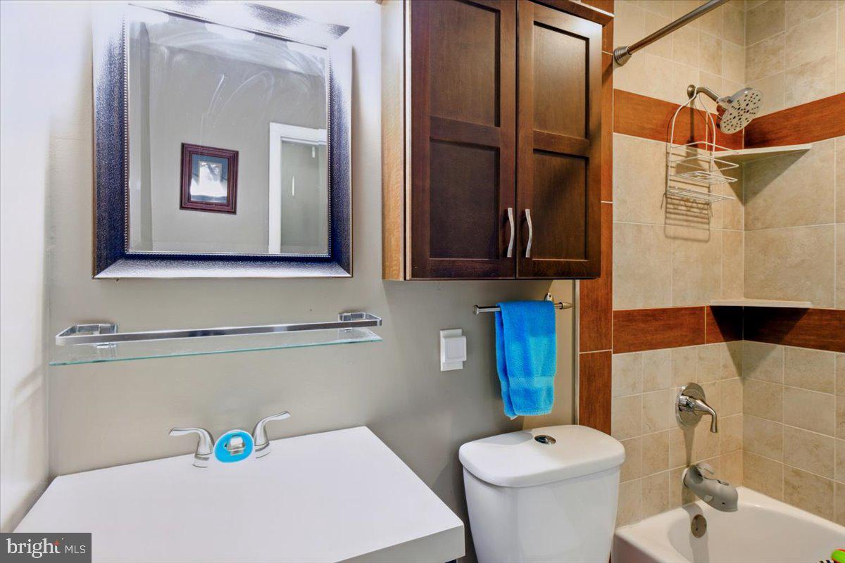 DALE CITY - Residential Lease