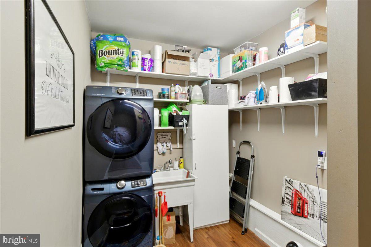 DALE CITY - Residential Lease