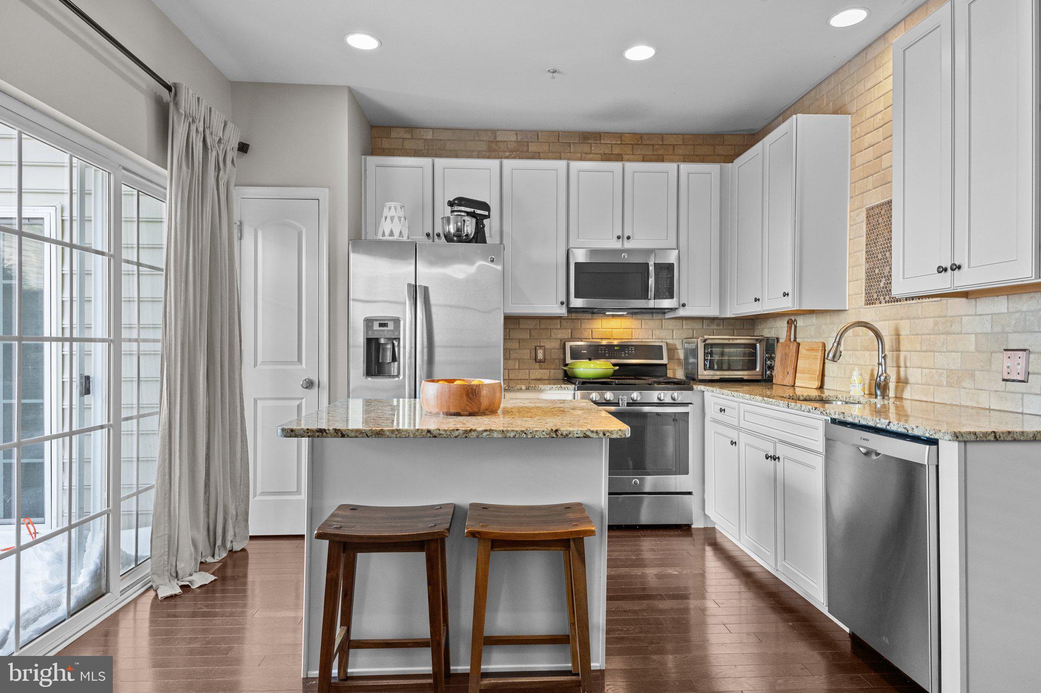 CARRIAGE HILL - Residential