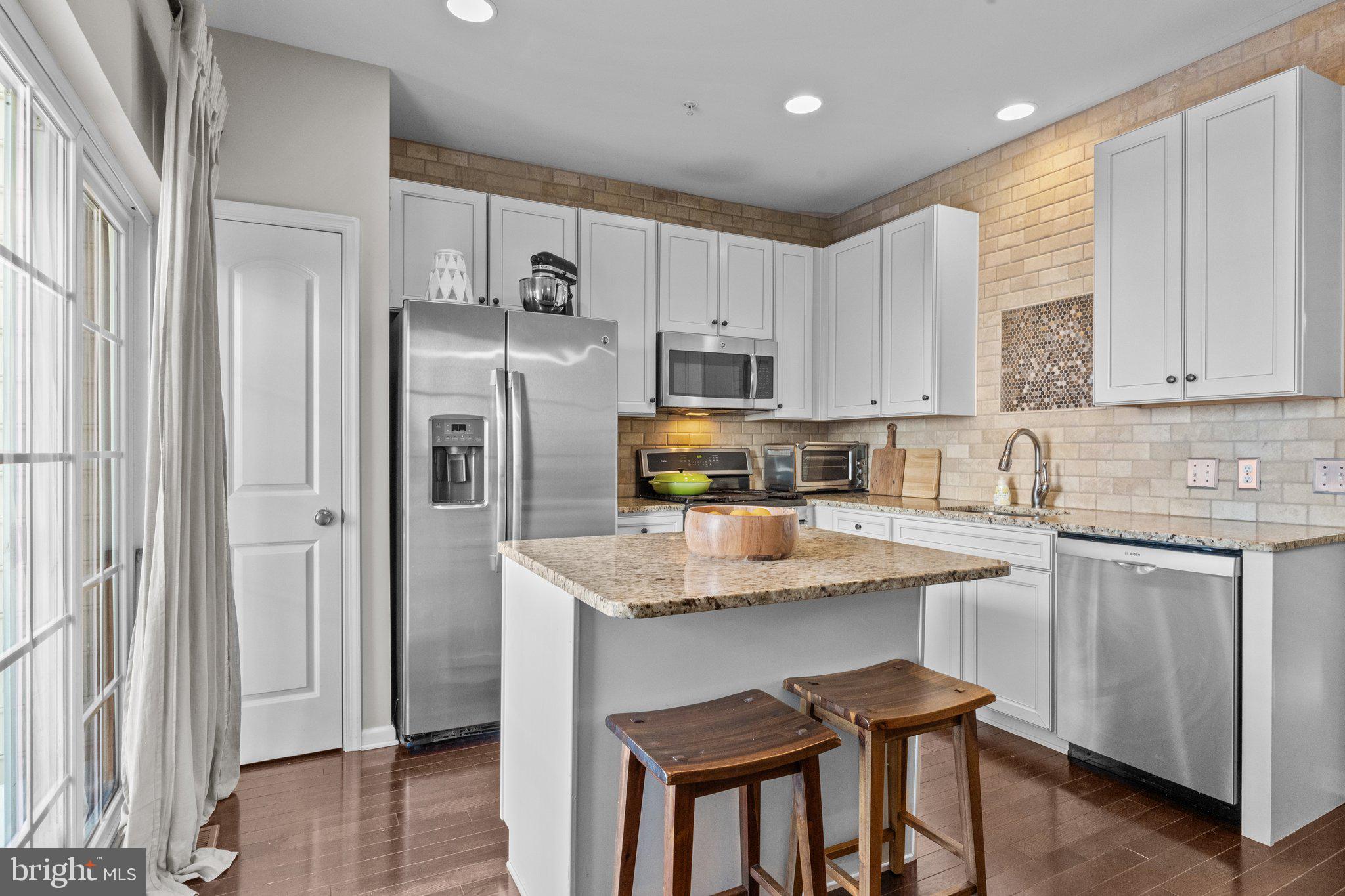 CARRIAGE HILL - Residential