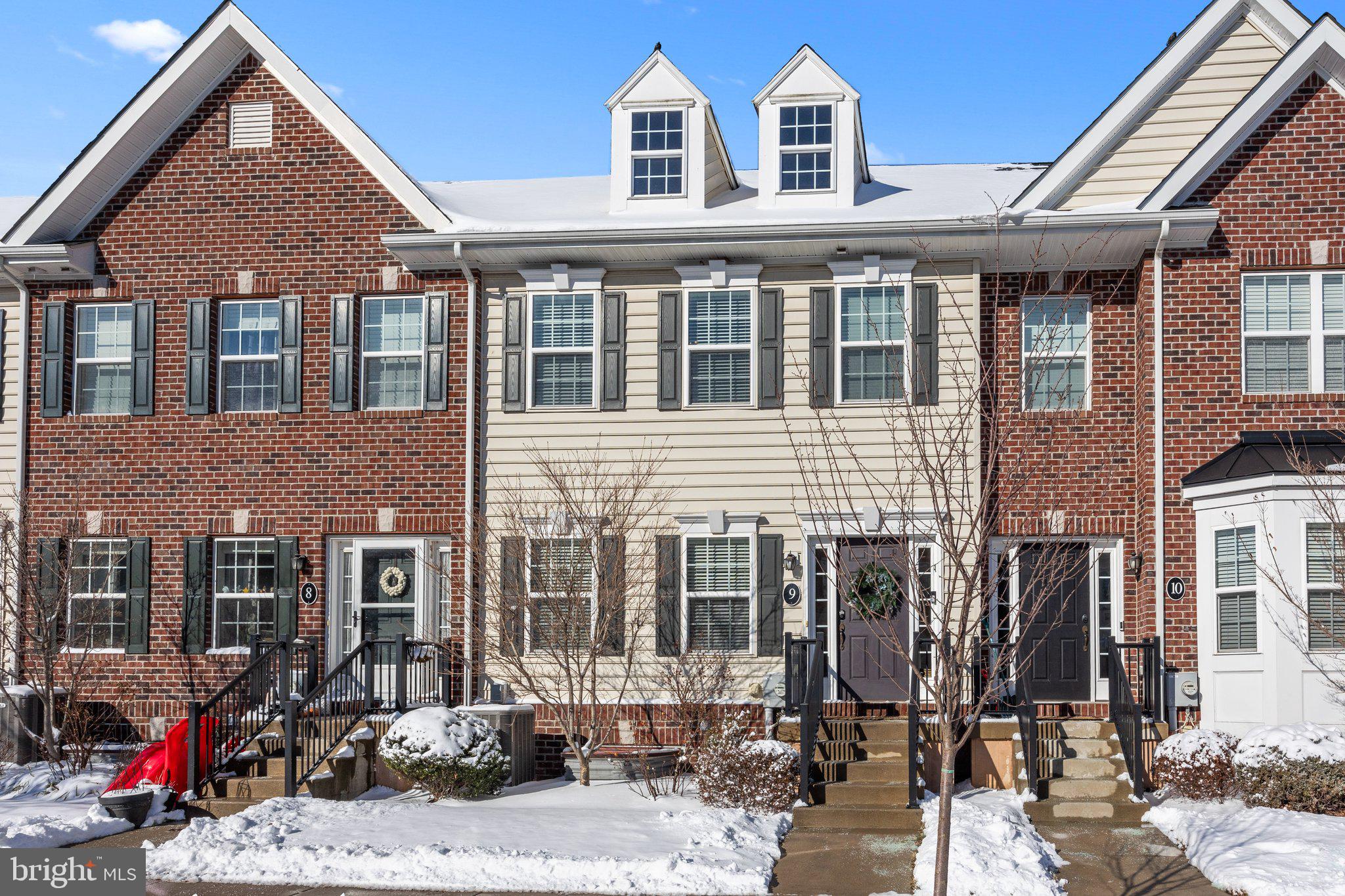 CARRIAGE HILL - Residential