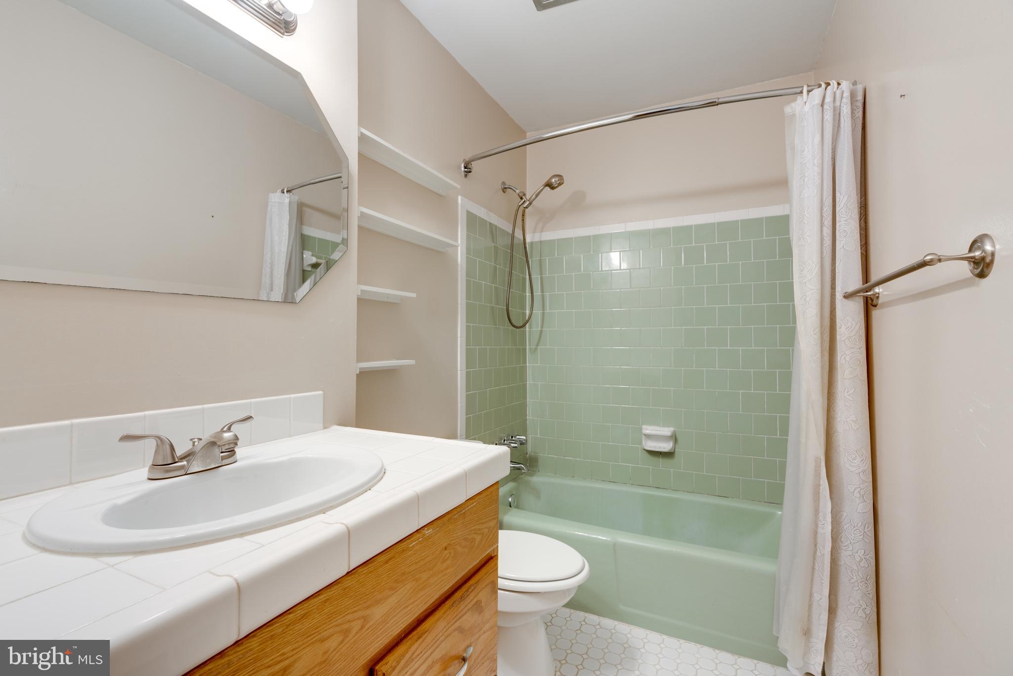 LAKE RIDGE - Residential